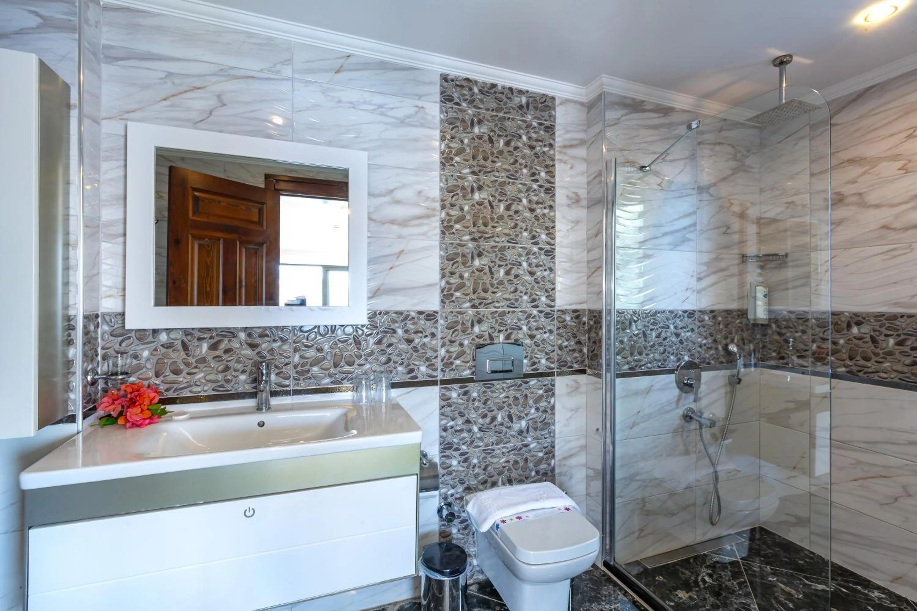 Shower in Kulube Hotel
