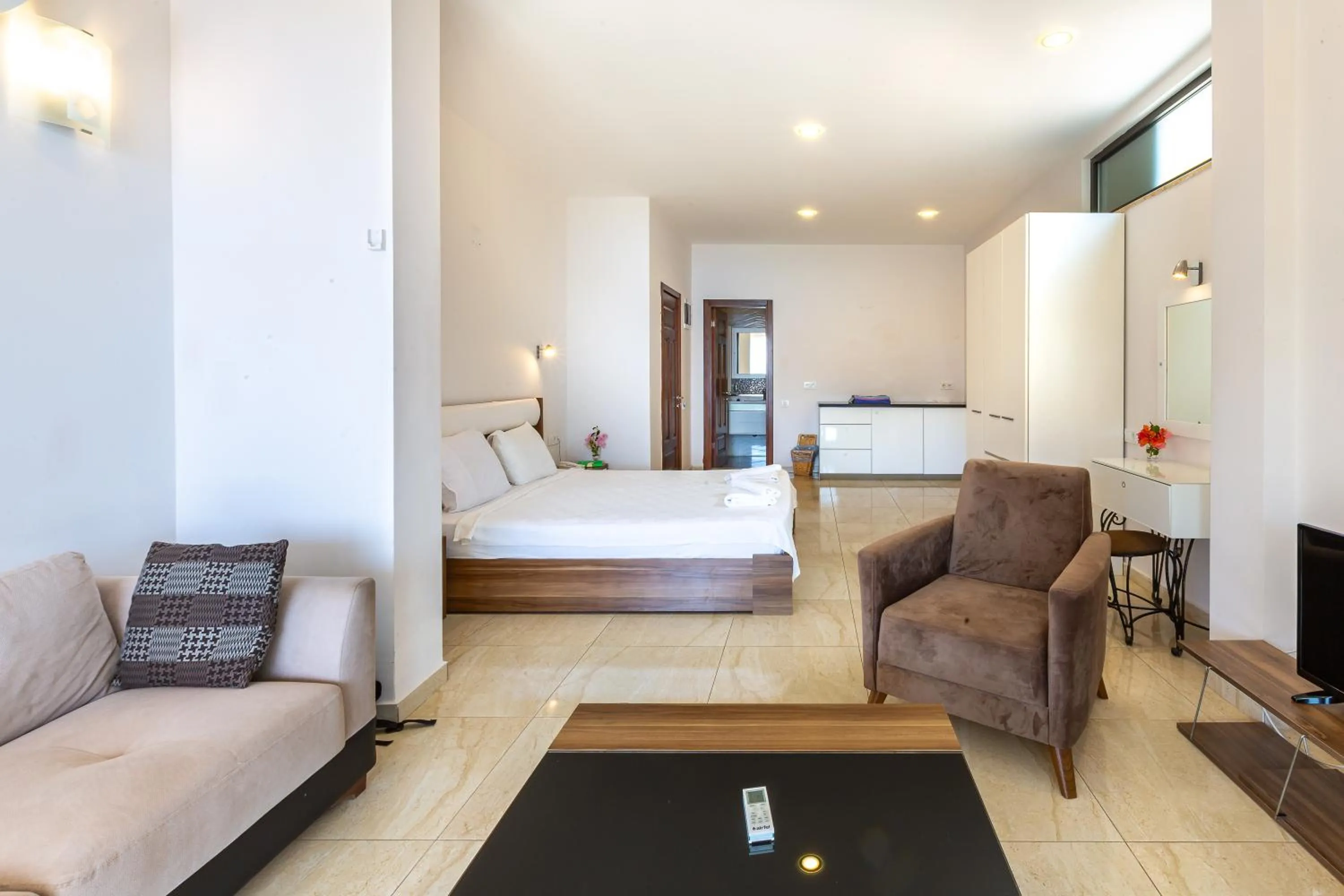 Living room, Bed in Kulube Hotel