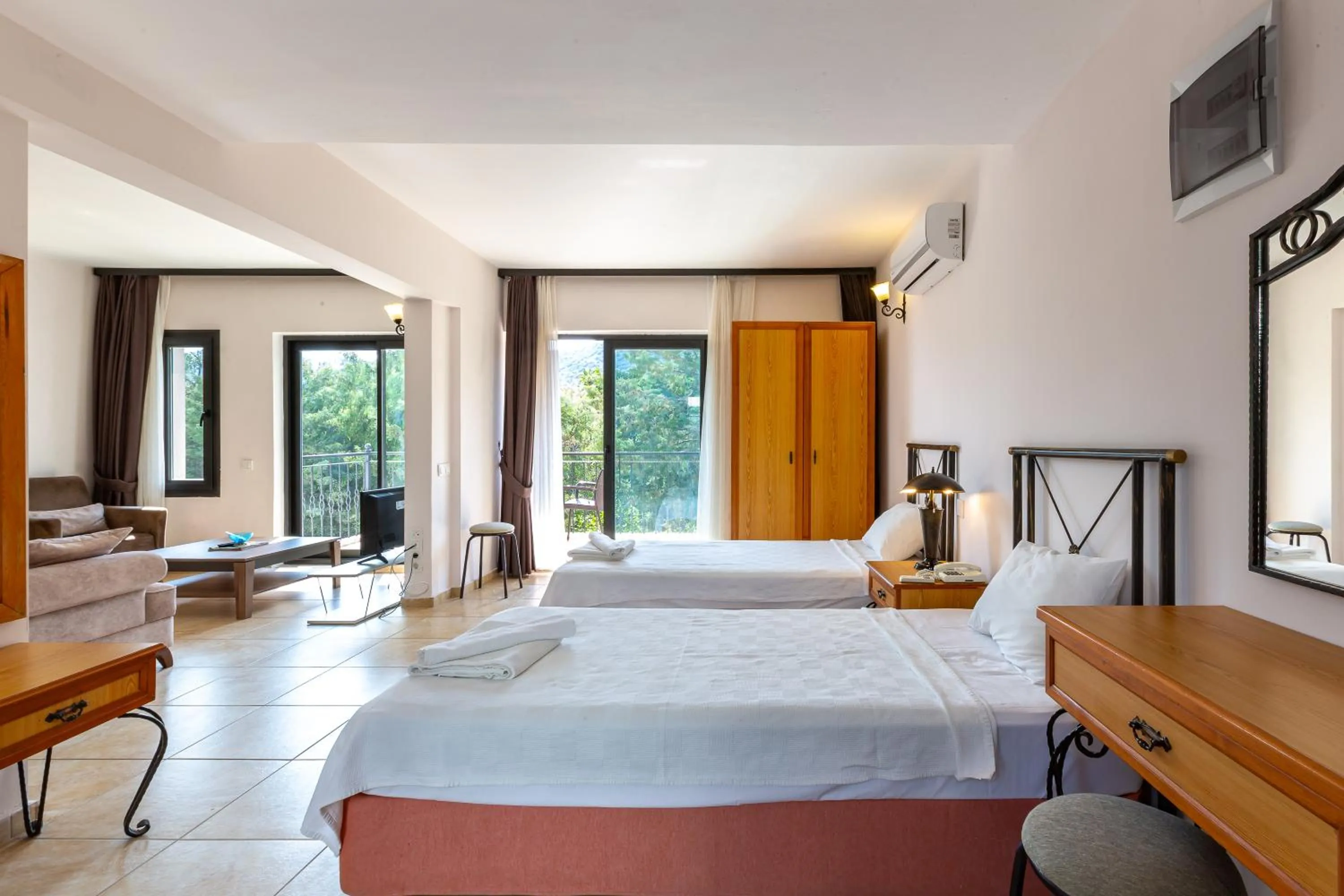 Photo of the whole room, Bed in Kulube Hotel