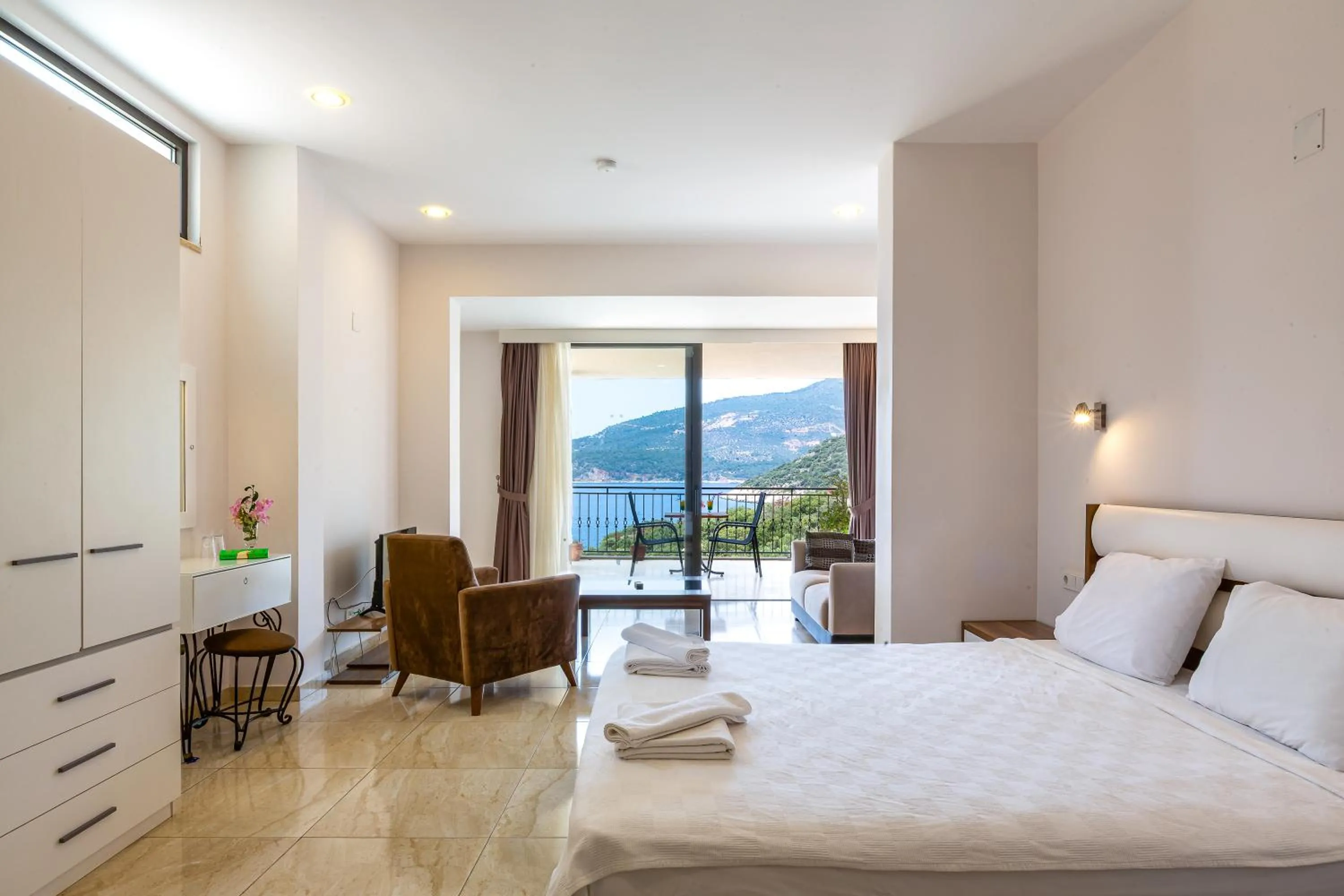 Photo of the whole room, Bed in Kulube Hotel