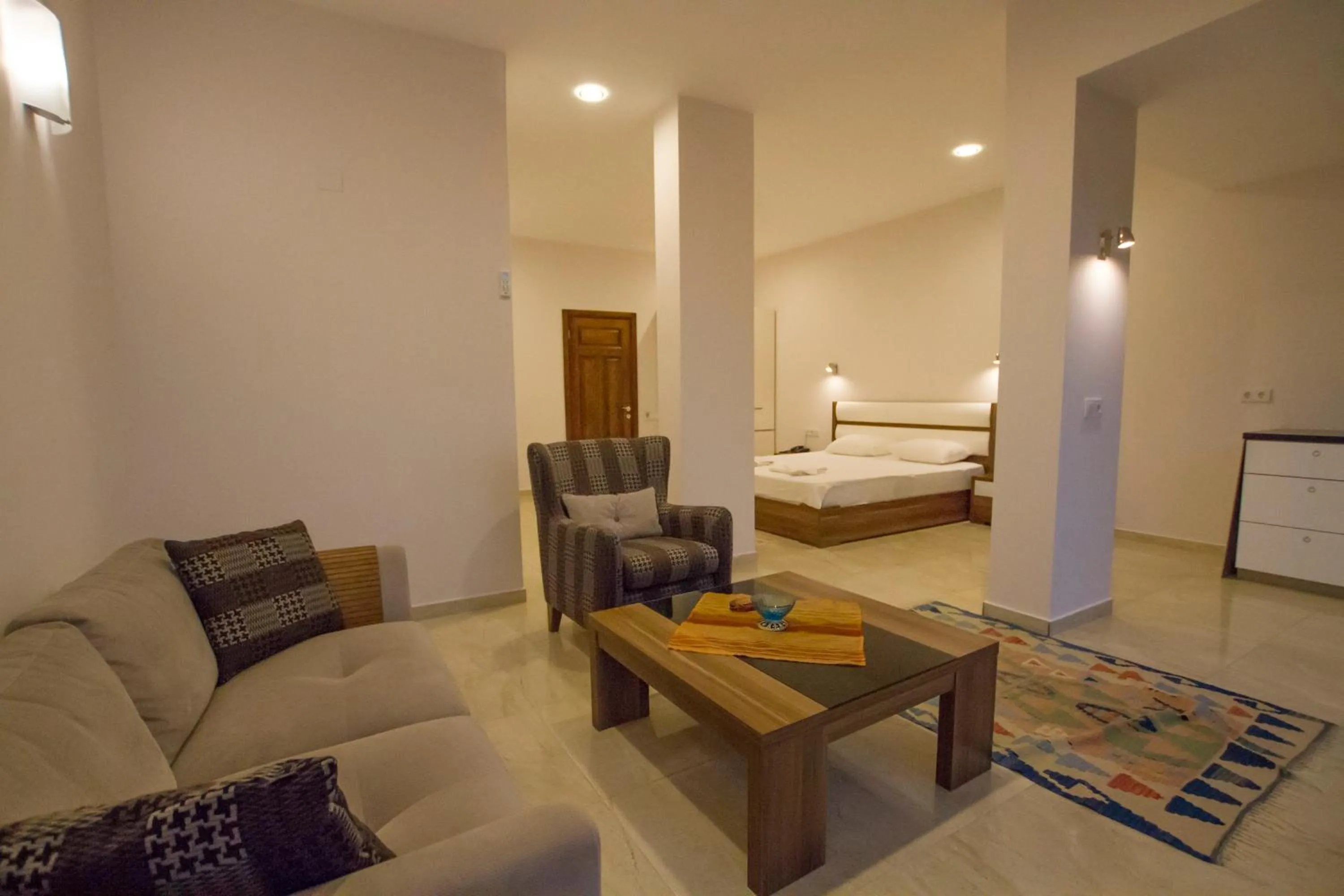Living room, Bed in Kulube Hotel