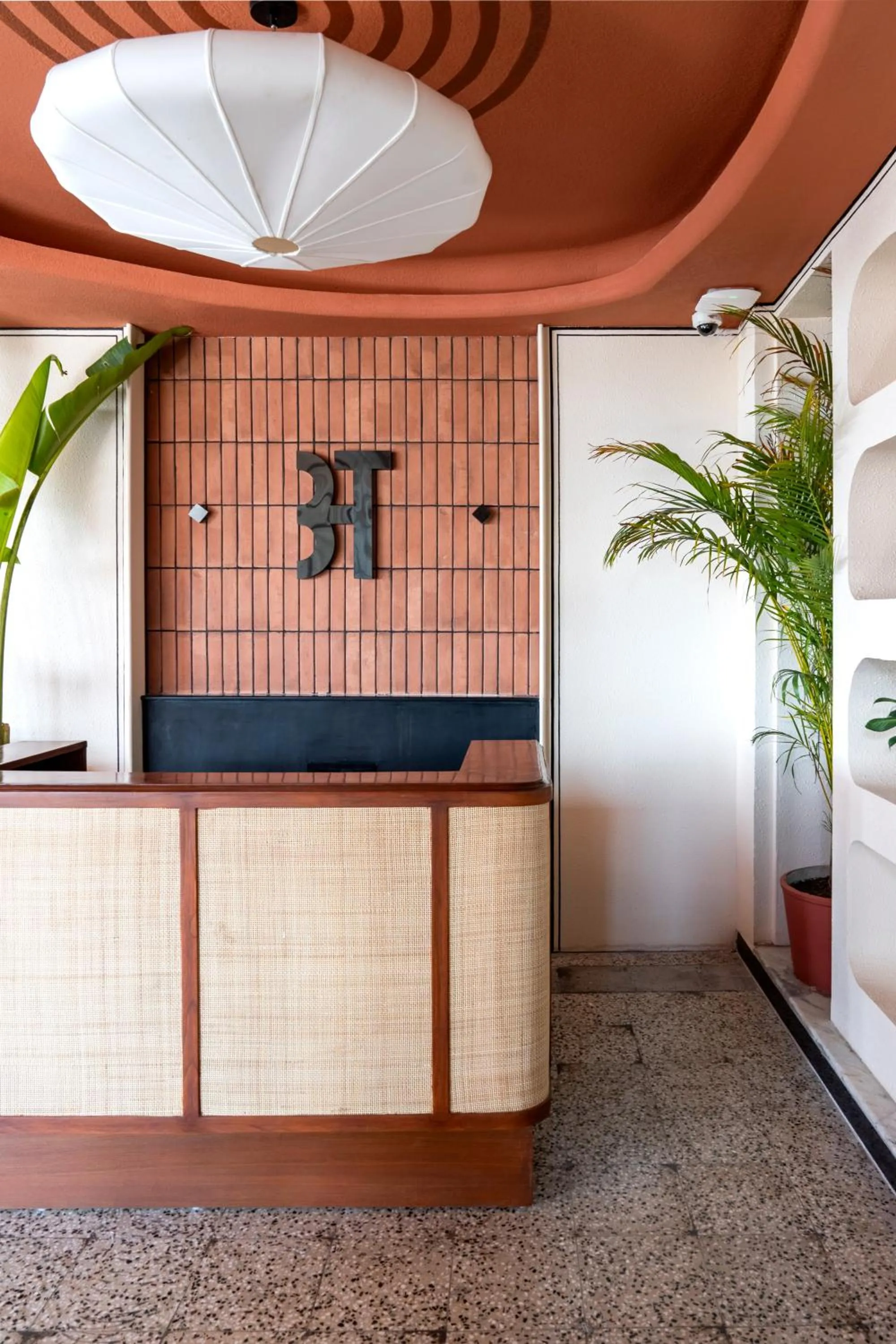 Restaurant/places to eat in The Red Pier - My Downtown Hotels