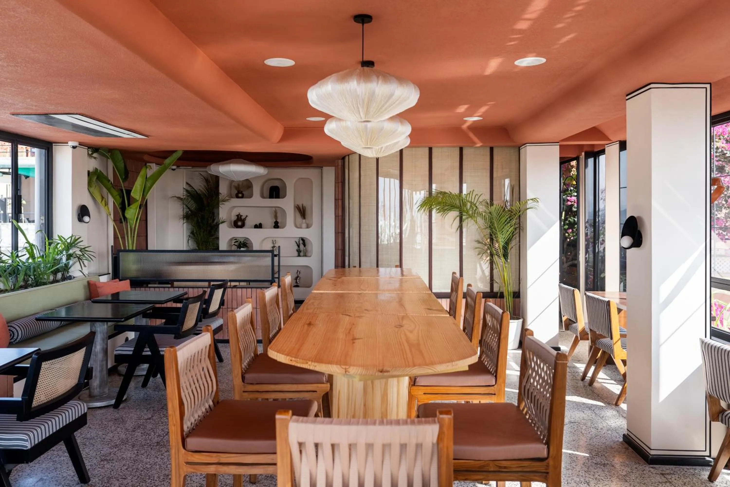 Restaurant/places to eat in The Red Pier - My Downtown Hotels