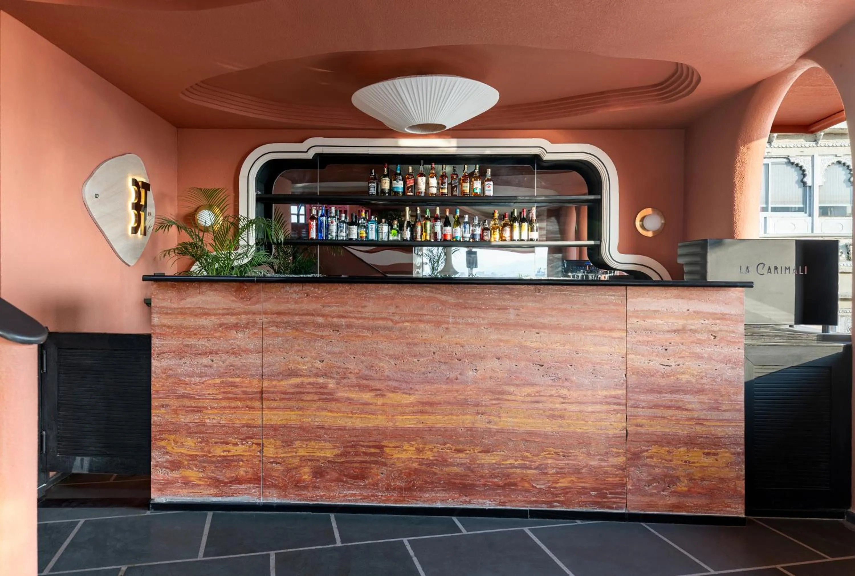 Restaurant/places to eat in The Red Pier - My Downtown Hotels