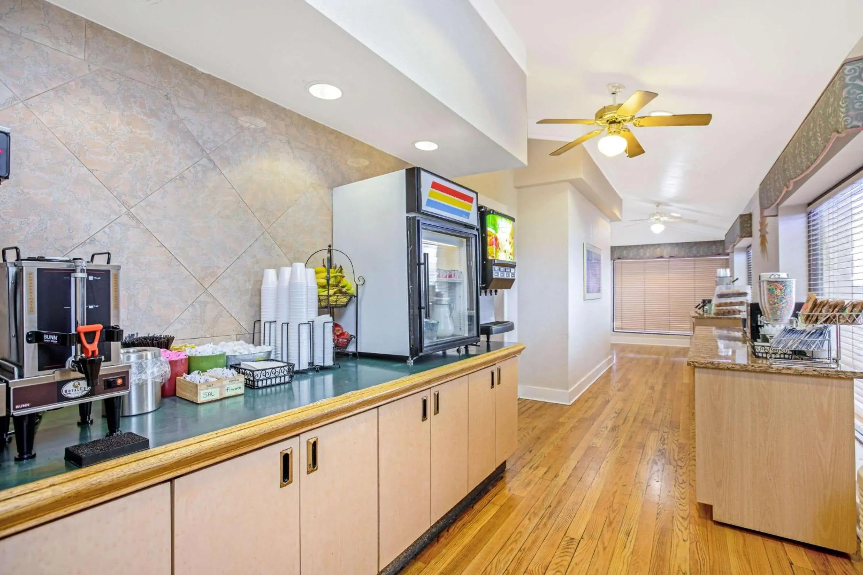 Restaurant/places to eat in La Quinta Inn by Wyndham El Paso Cielo Vista Restaurant/places to eat in La Quinta Inn by Wyndham El Paso Cielo Vista