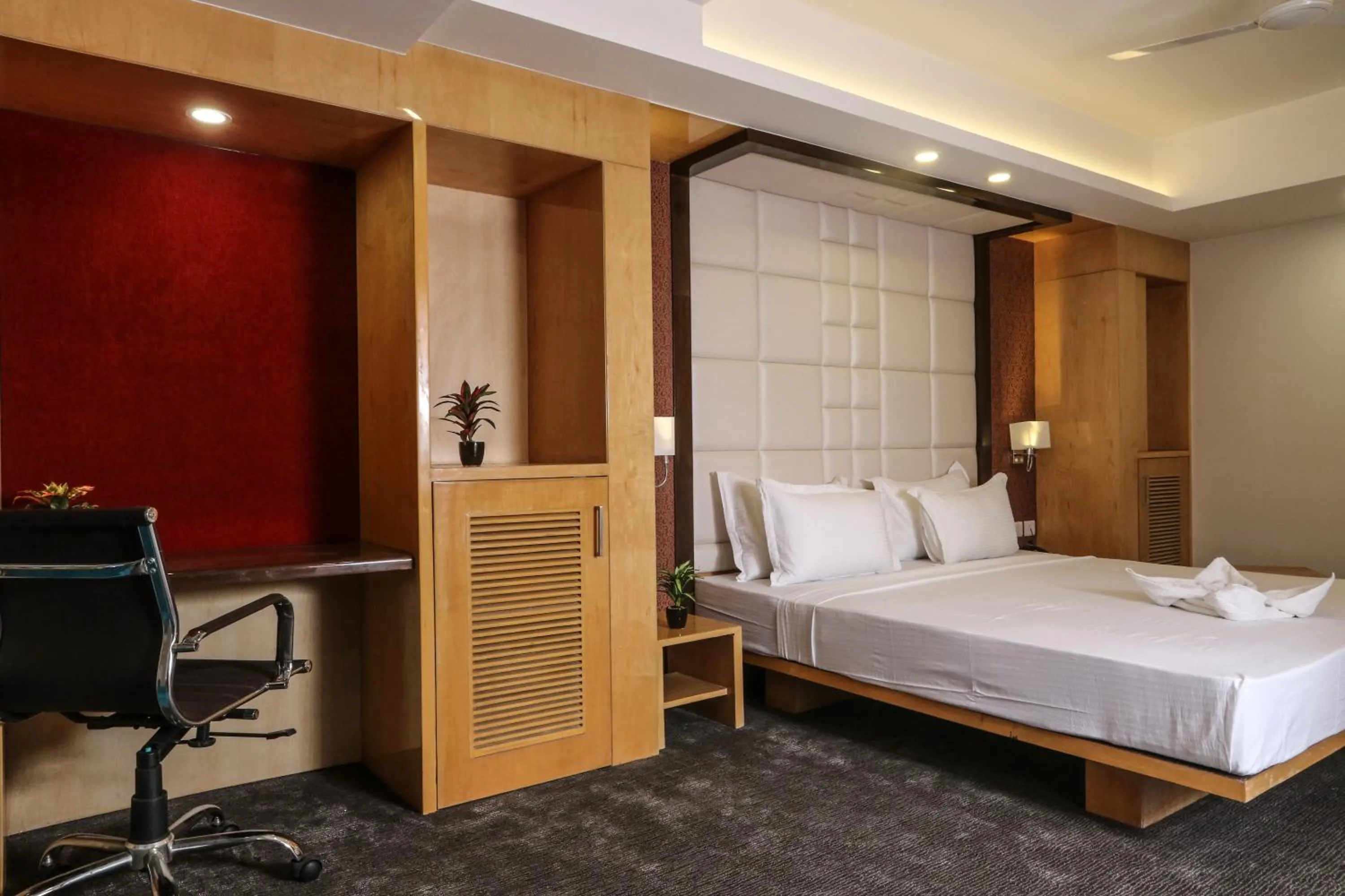 Photo of the whole room, Bed in The Grand Asansol