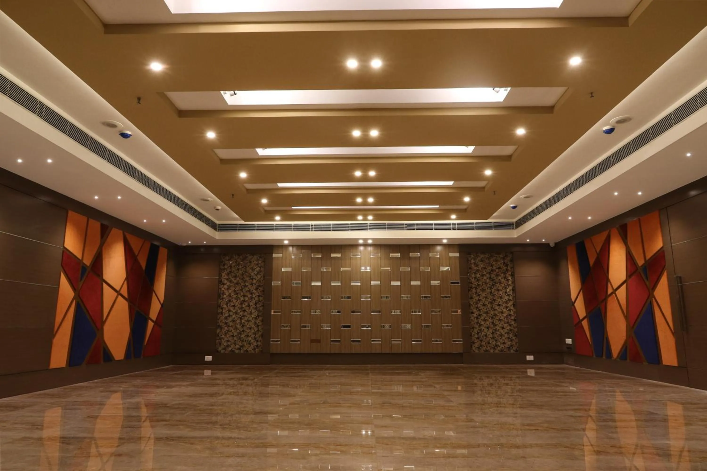 Business facilities in The Grand Asansol