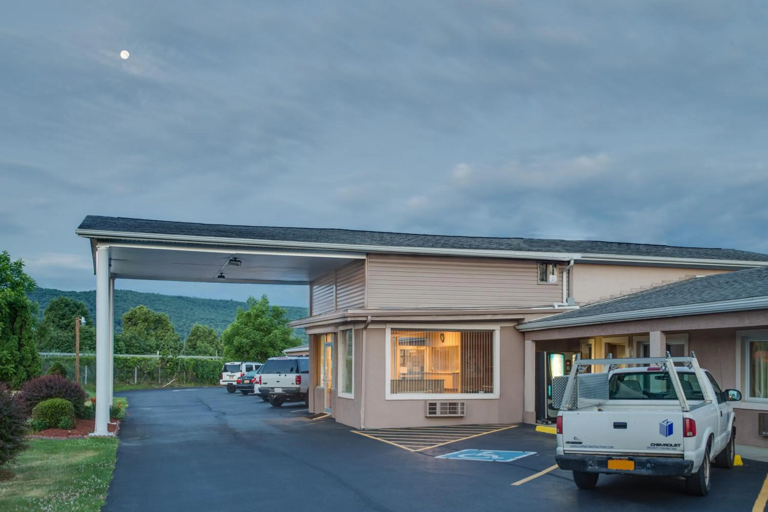 Facade/entrance in Travel Inn