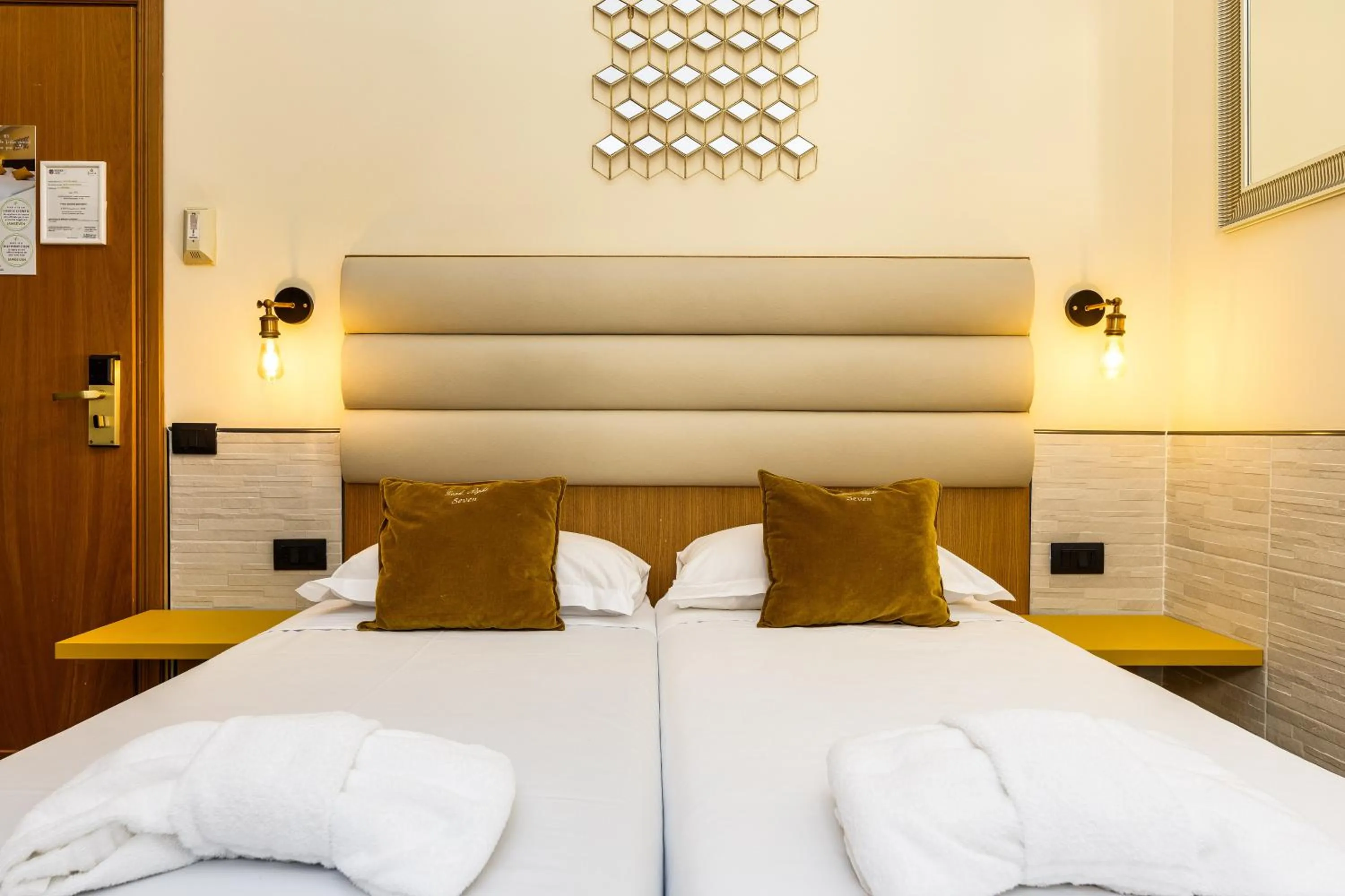 Bedroom, Bed in Seven