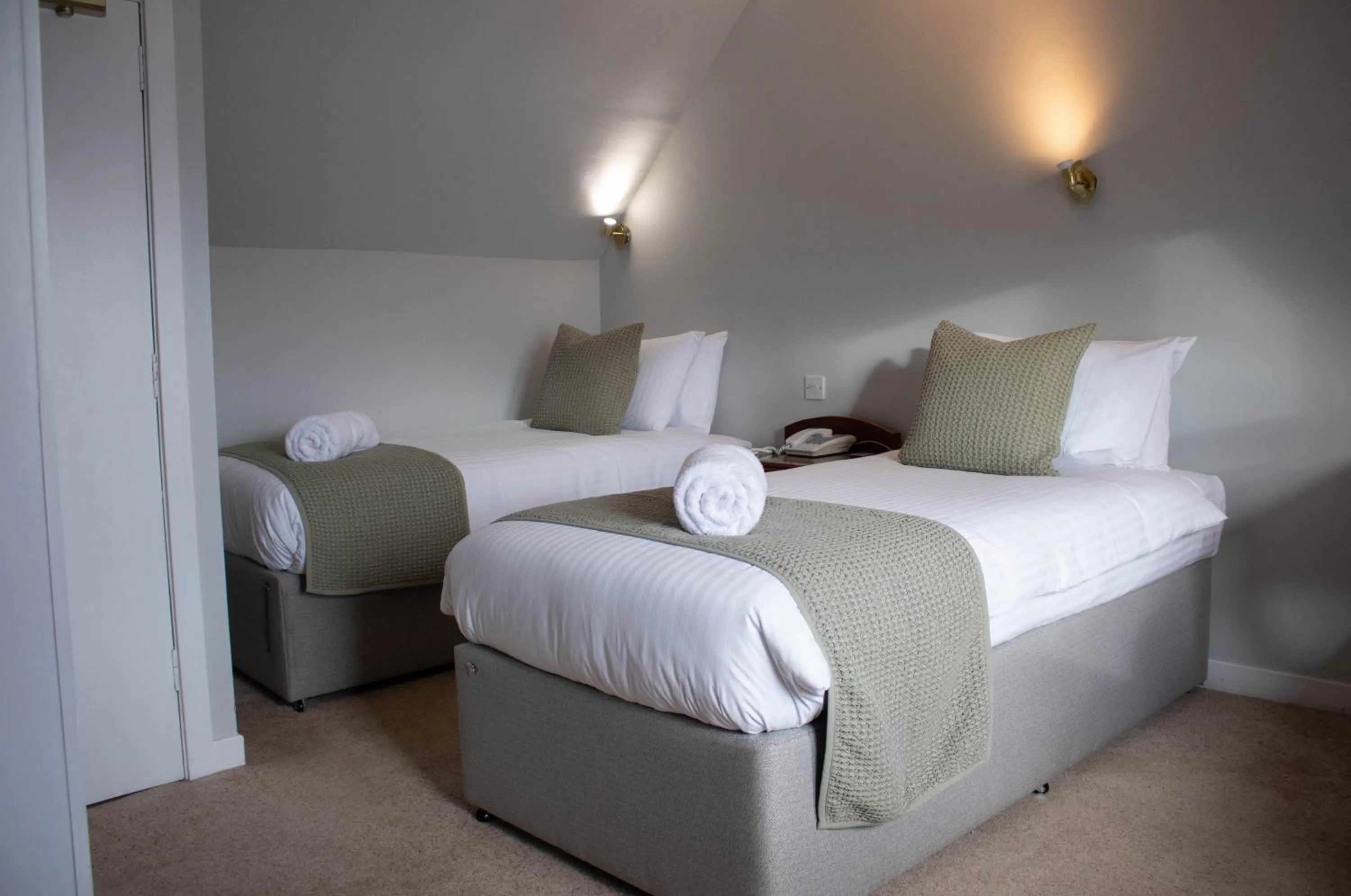 Bed in The Rosedale Hotel & Restaurant