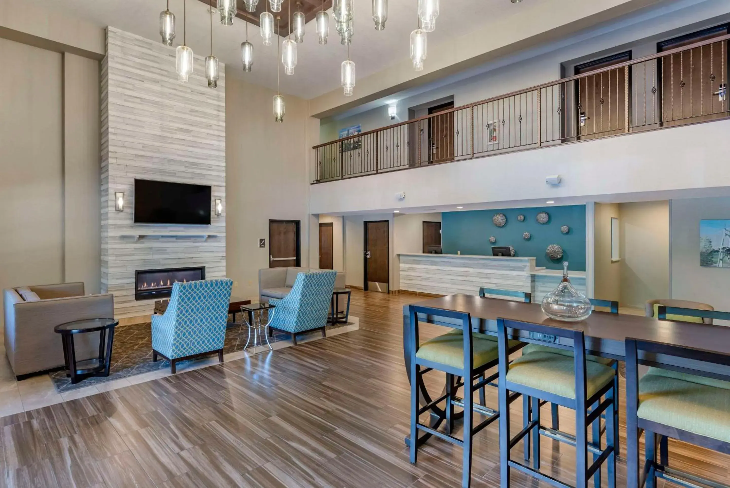 Lobby or reception in Comfort Inn & Suites Tualatin - Lake Oswego South Lobby or reception in Comfort Inn & Suites Tualatin - Lake Oswego South