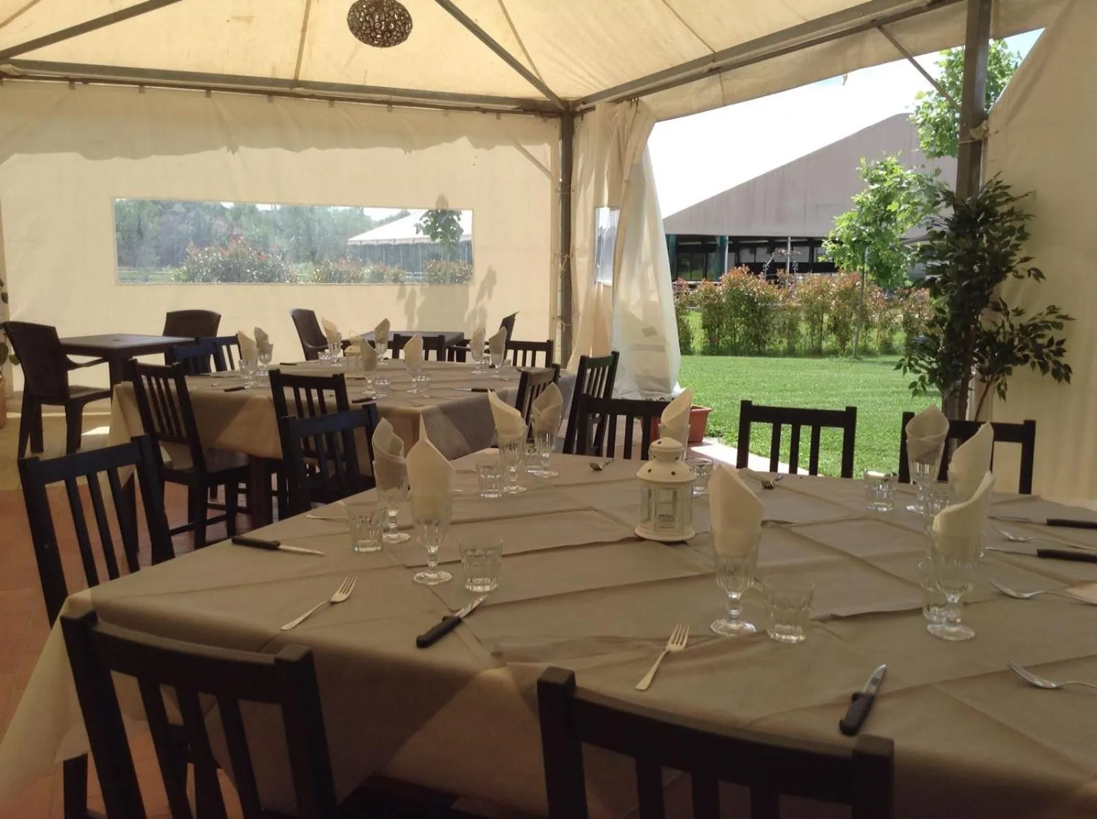 Restaurant/places to eat in La Scuderia