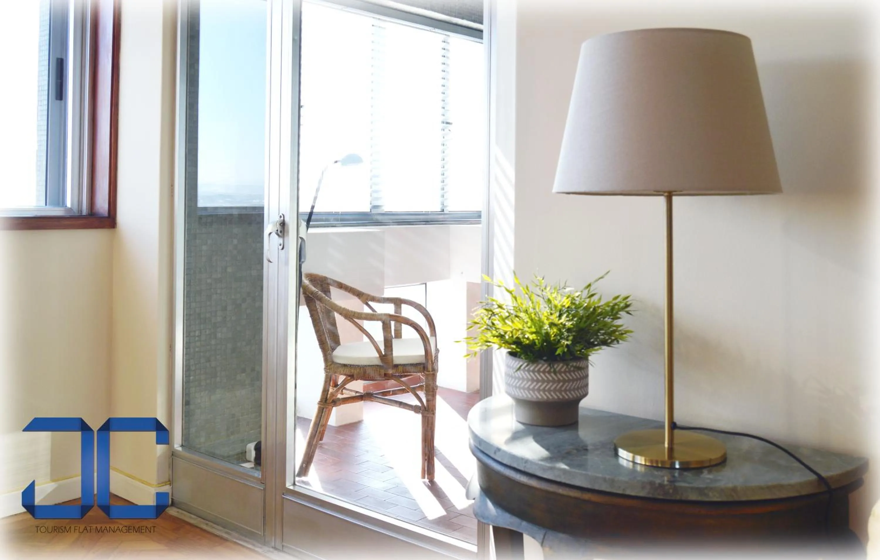 Pardal Apartment by JC