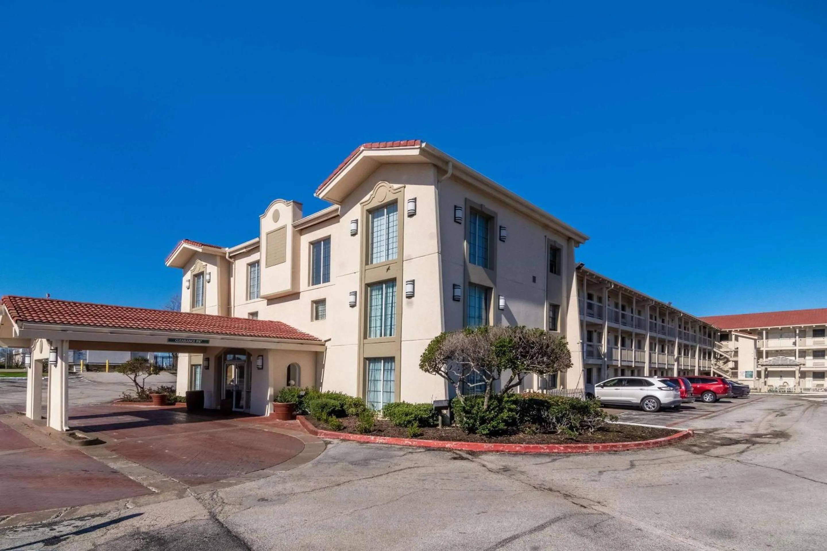 Property building in Studio 6-Fort Worth, TX - West Medical Center