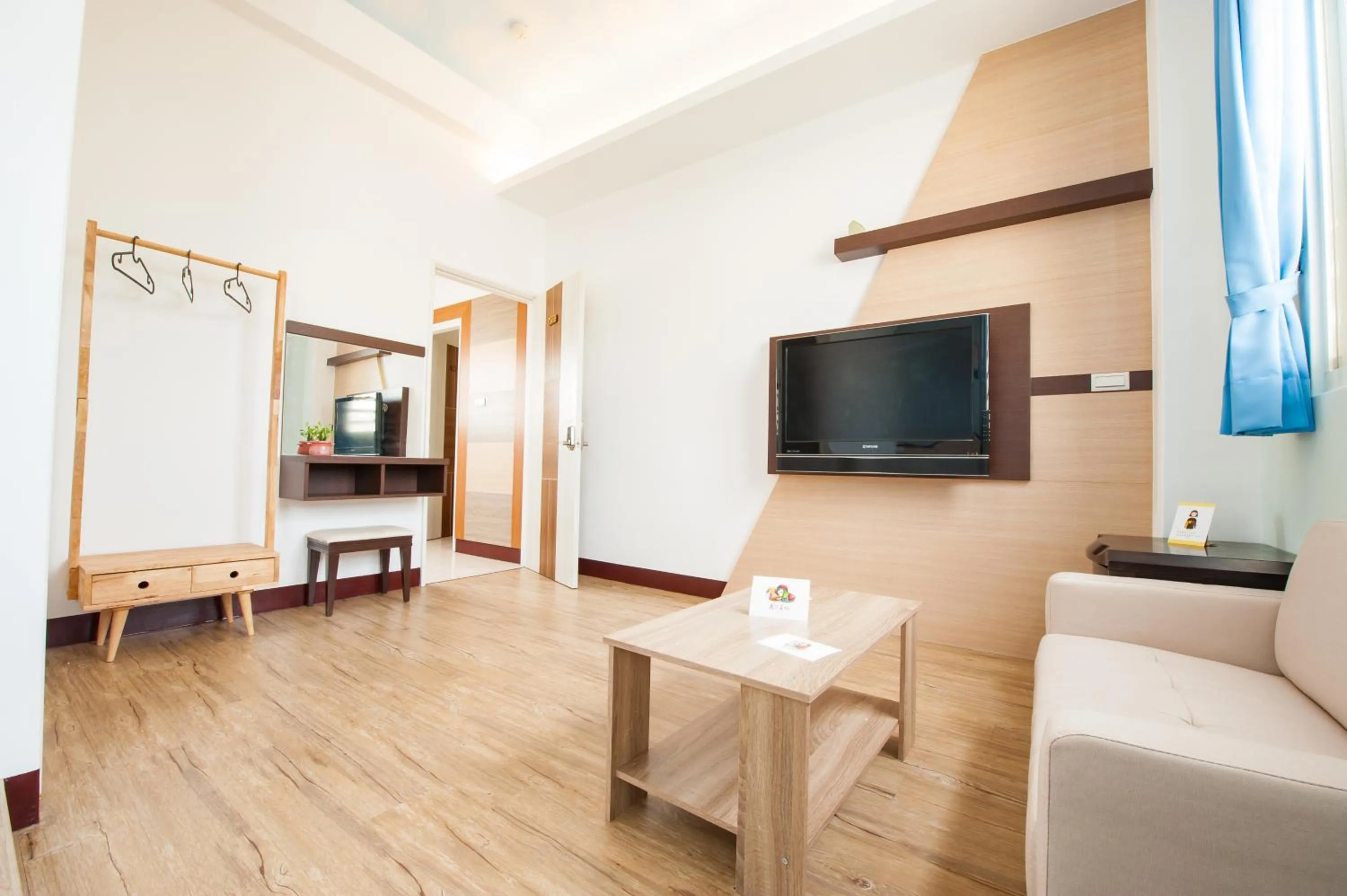 TV and multimedia in D.C. Inn