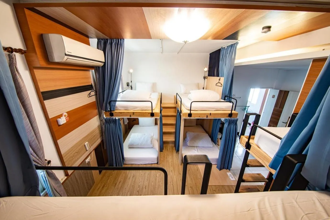 bunk bed, Bed in D.C. Inn