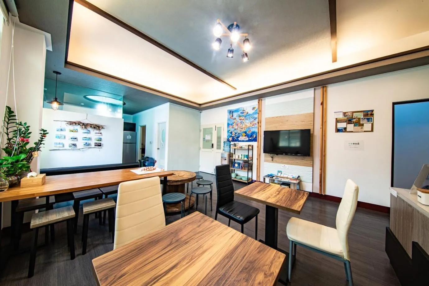 Seating area in D.C. Inn