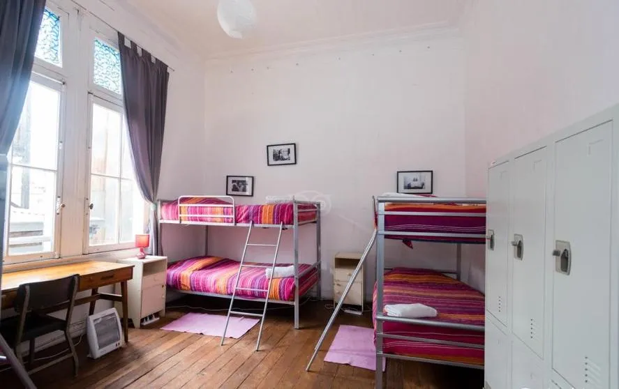 bunk bed, Bed in Casa Volante Hostal