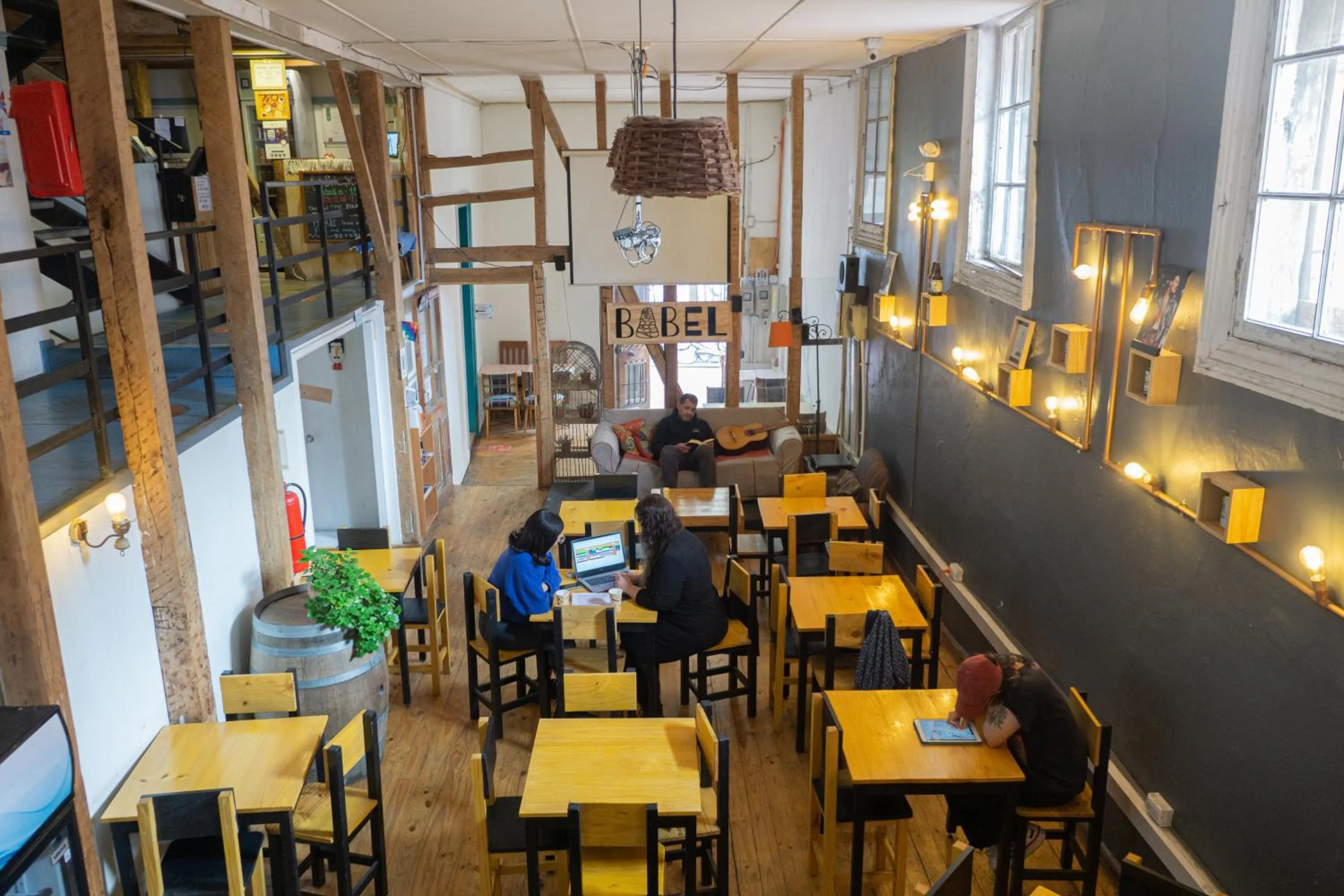 Property building in Casa Volante Hostal