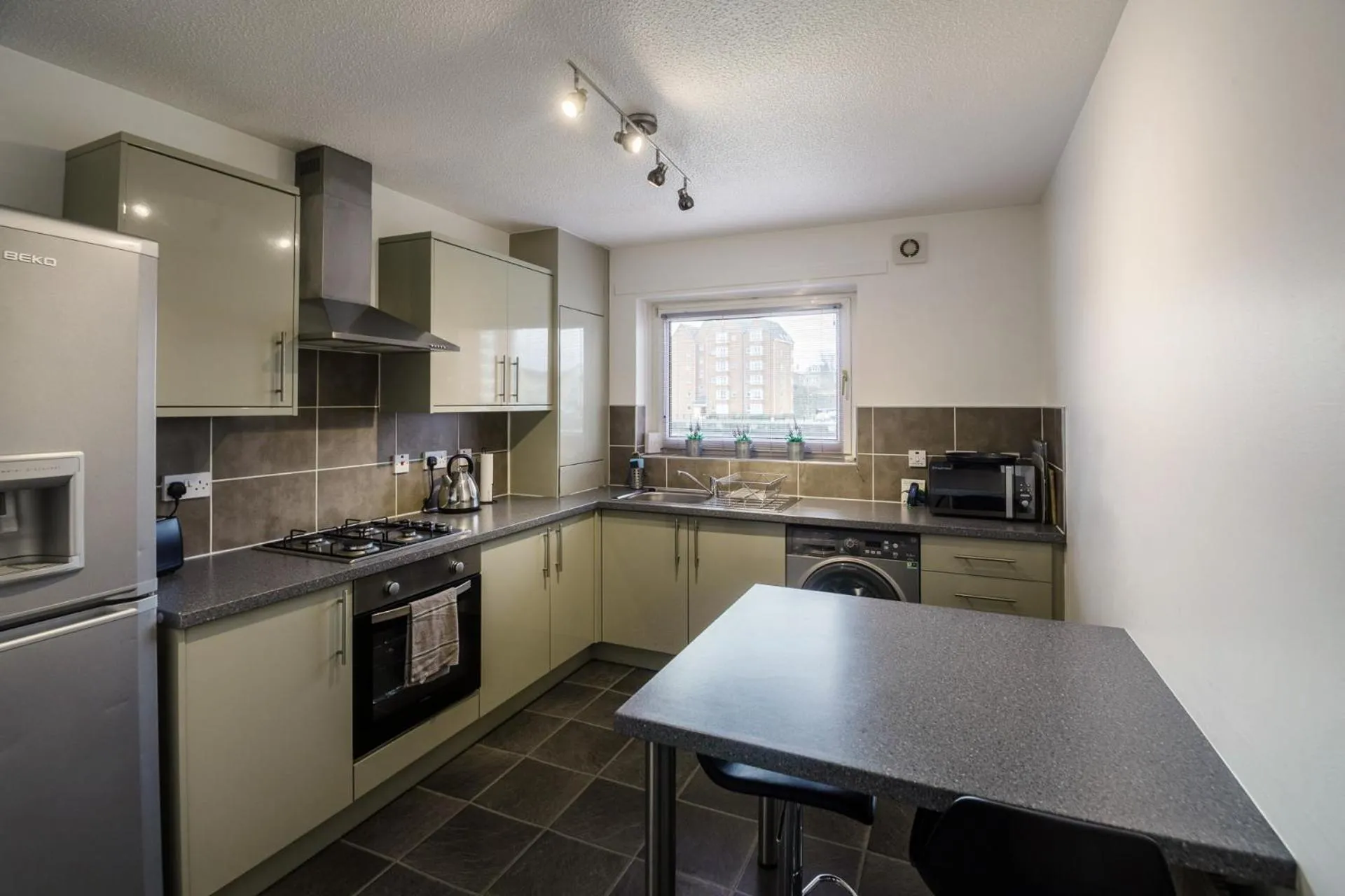Kitchen or kitchenette in The Mariners