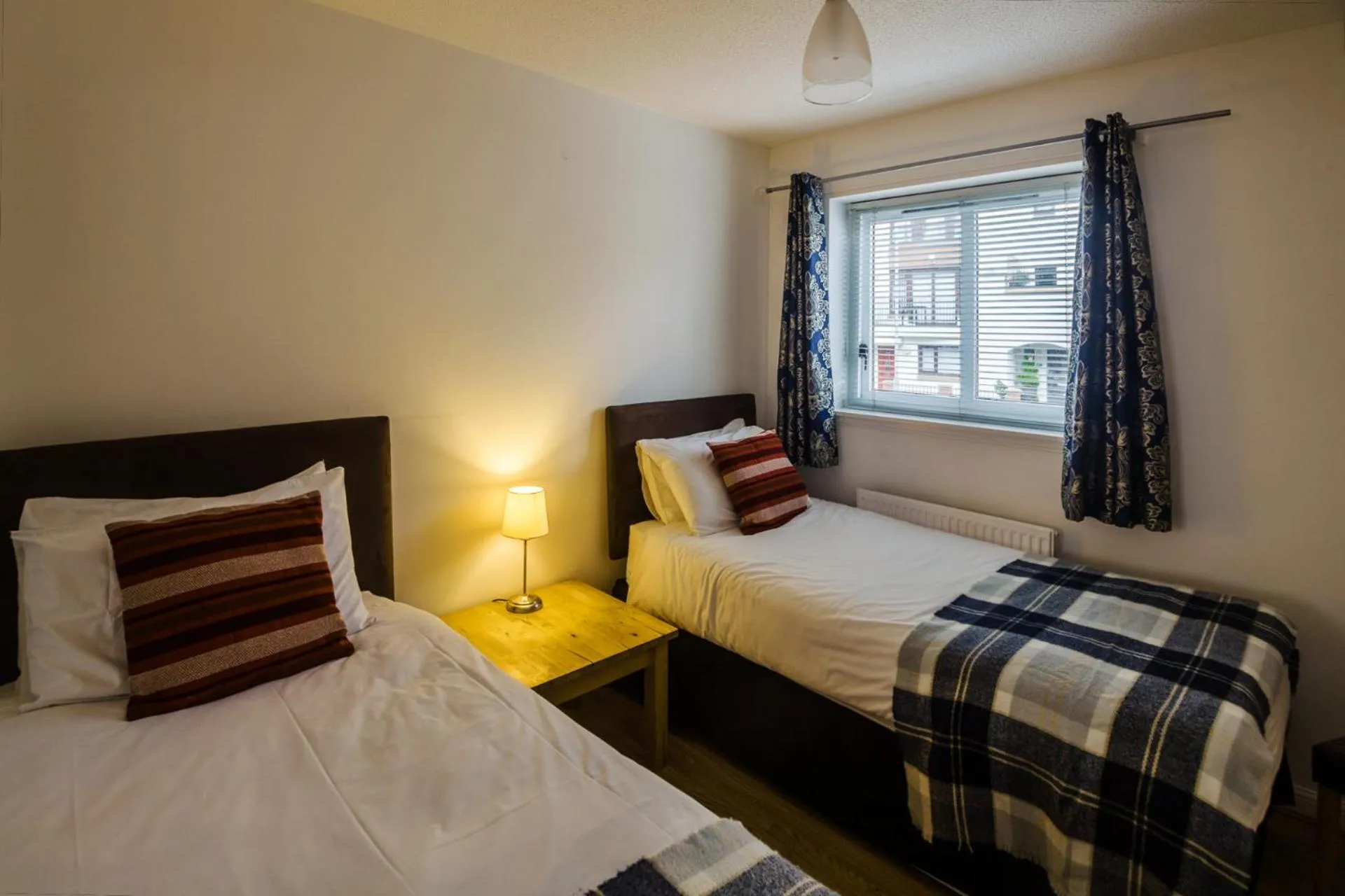 Bedroom, Bed in The Mariners