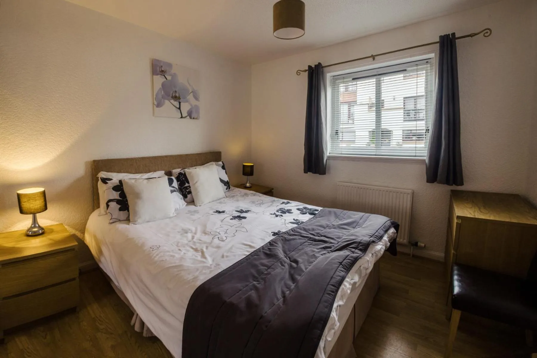 Bedroom, Bed in The Mariners
