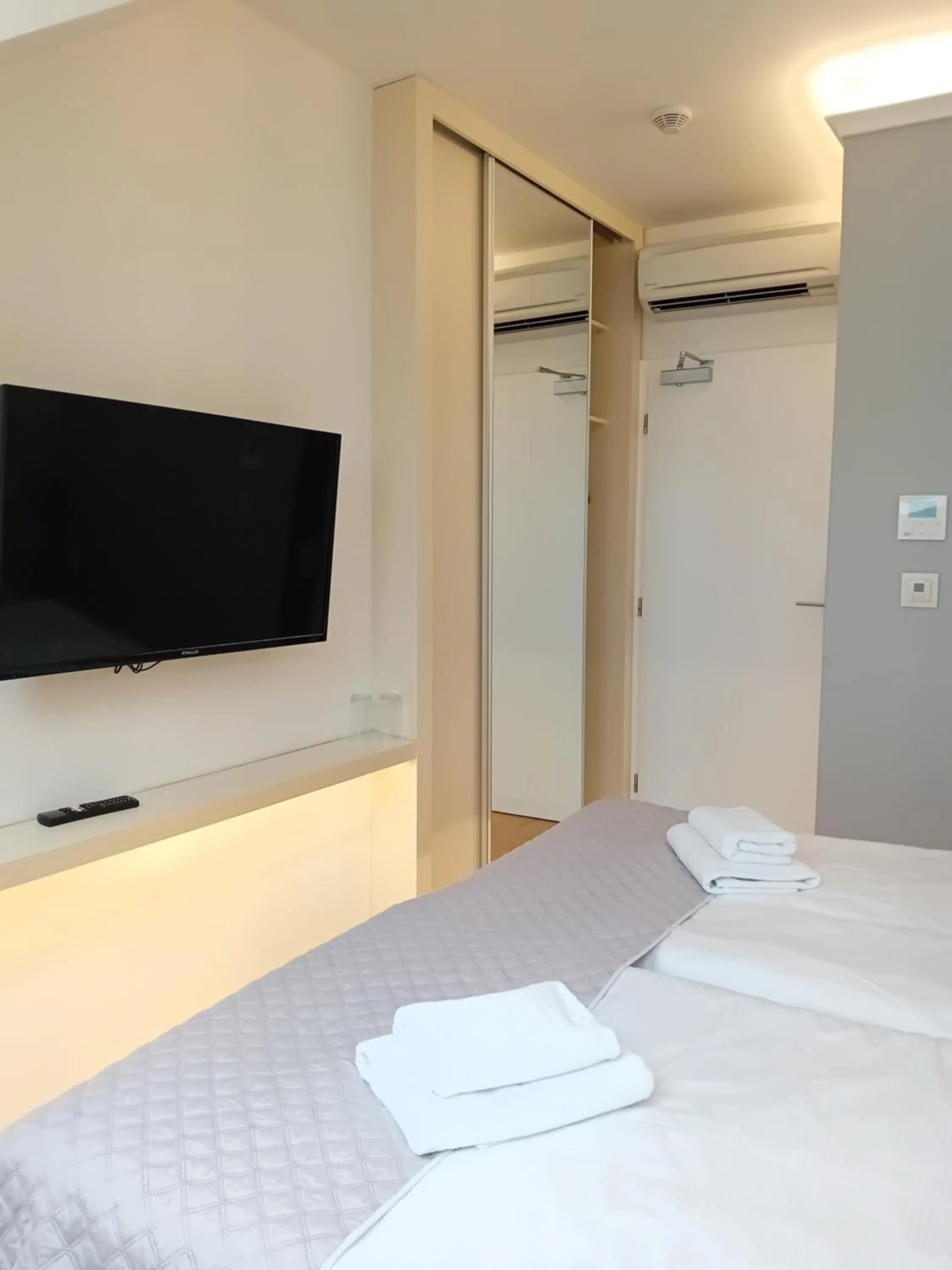 Bed in hotel Chmelnice