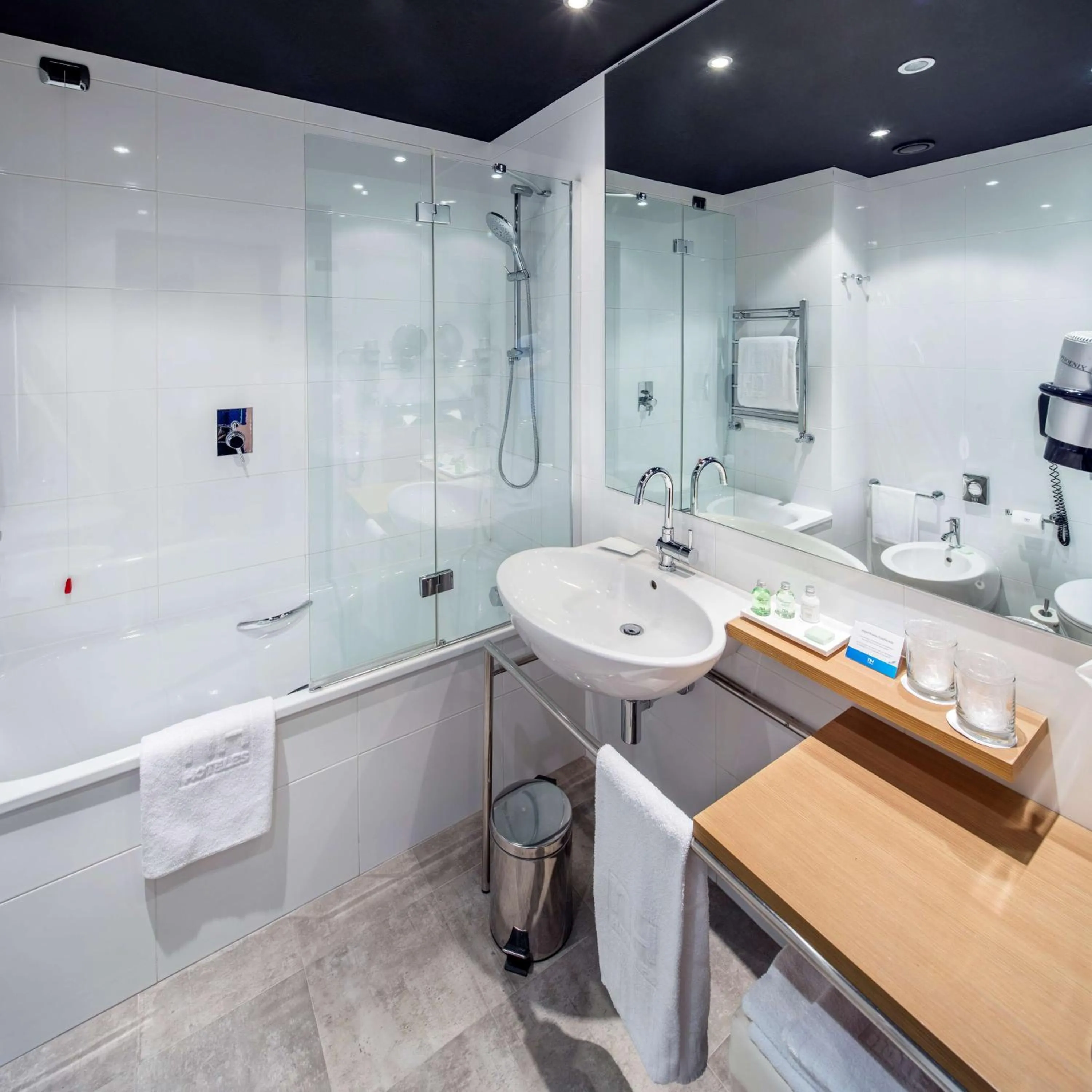 Bathroom in NH Milano Fiera