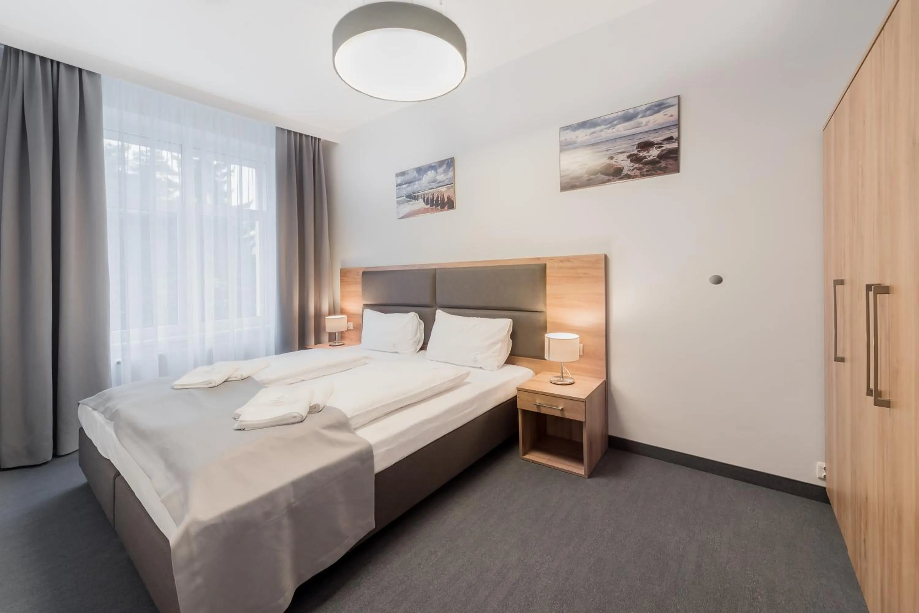 Photo of the whole room, Bed in Harmony House