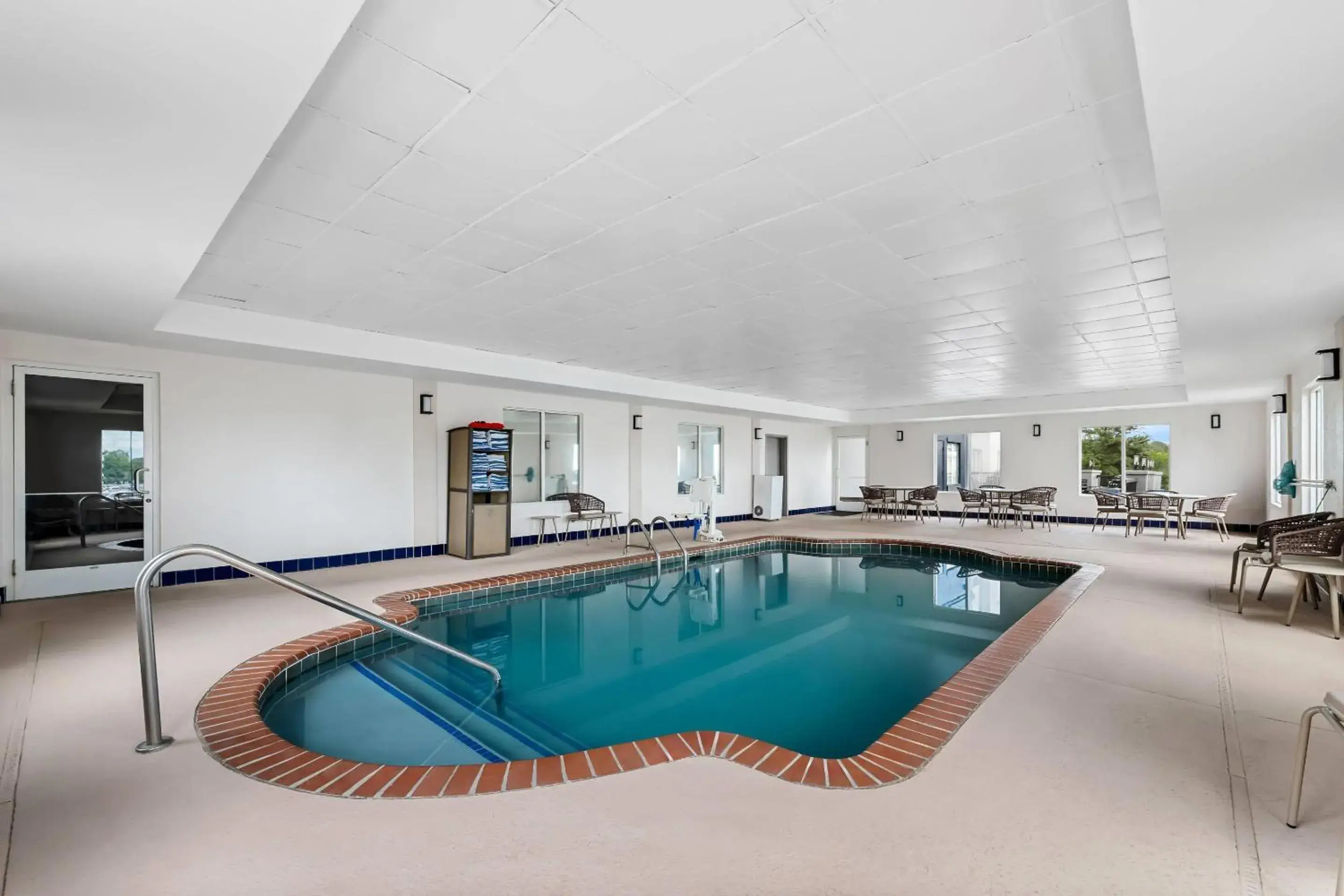 Swimming pool in Comfort Suites Columbia at Harbison Swimming pool in Comfort Suites Columbia at Harbison