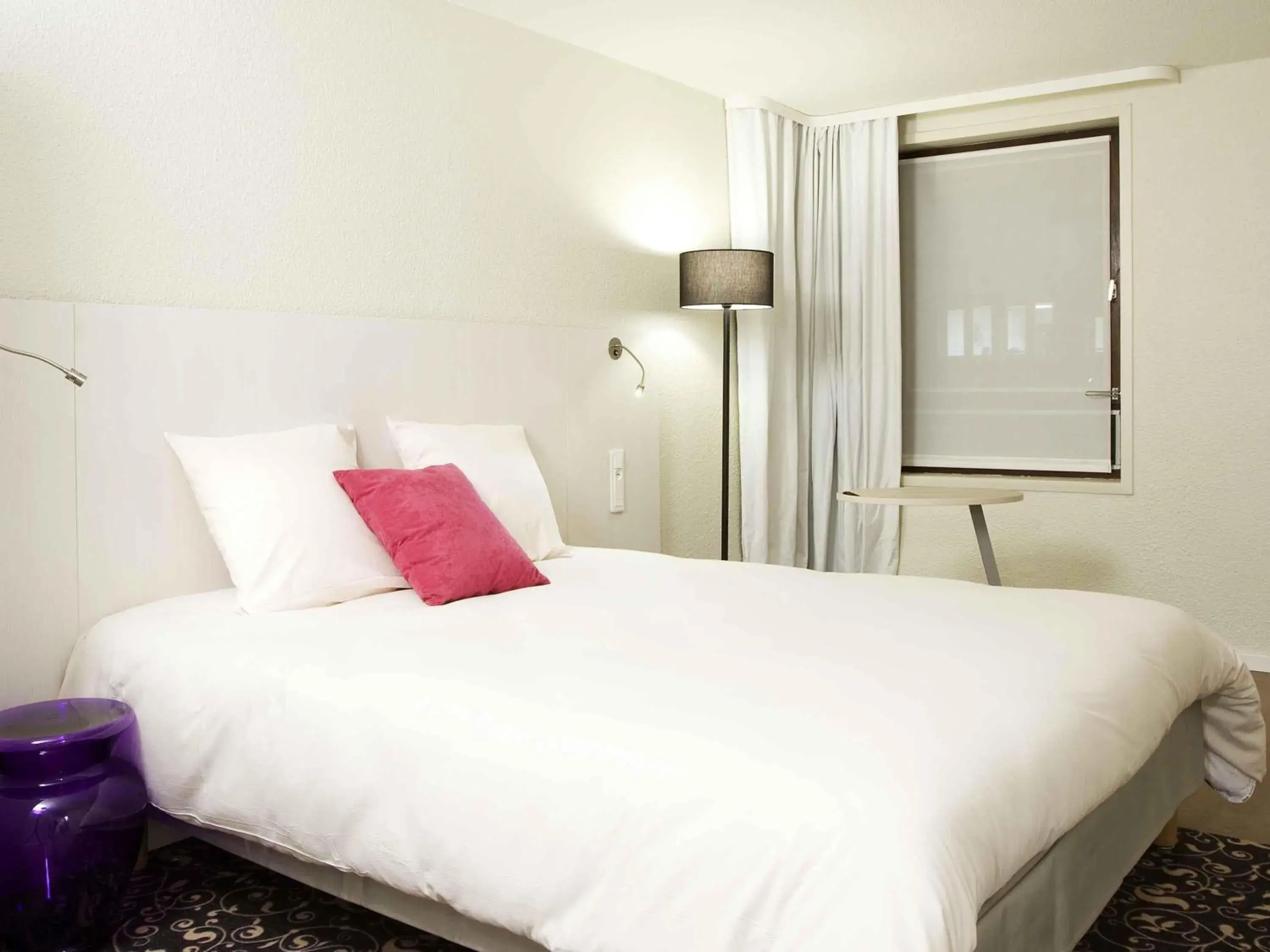 Standard Room with One Double Bed and Single Sofa Bed in ibis Styles Lille Centre Gare Beffroi Standard Room with One Double Bed and Single Sofa Bed in ibis Styles Lille Centre Gare Beffroi