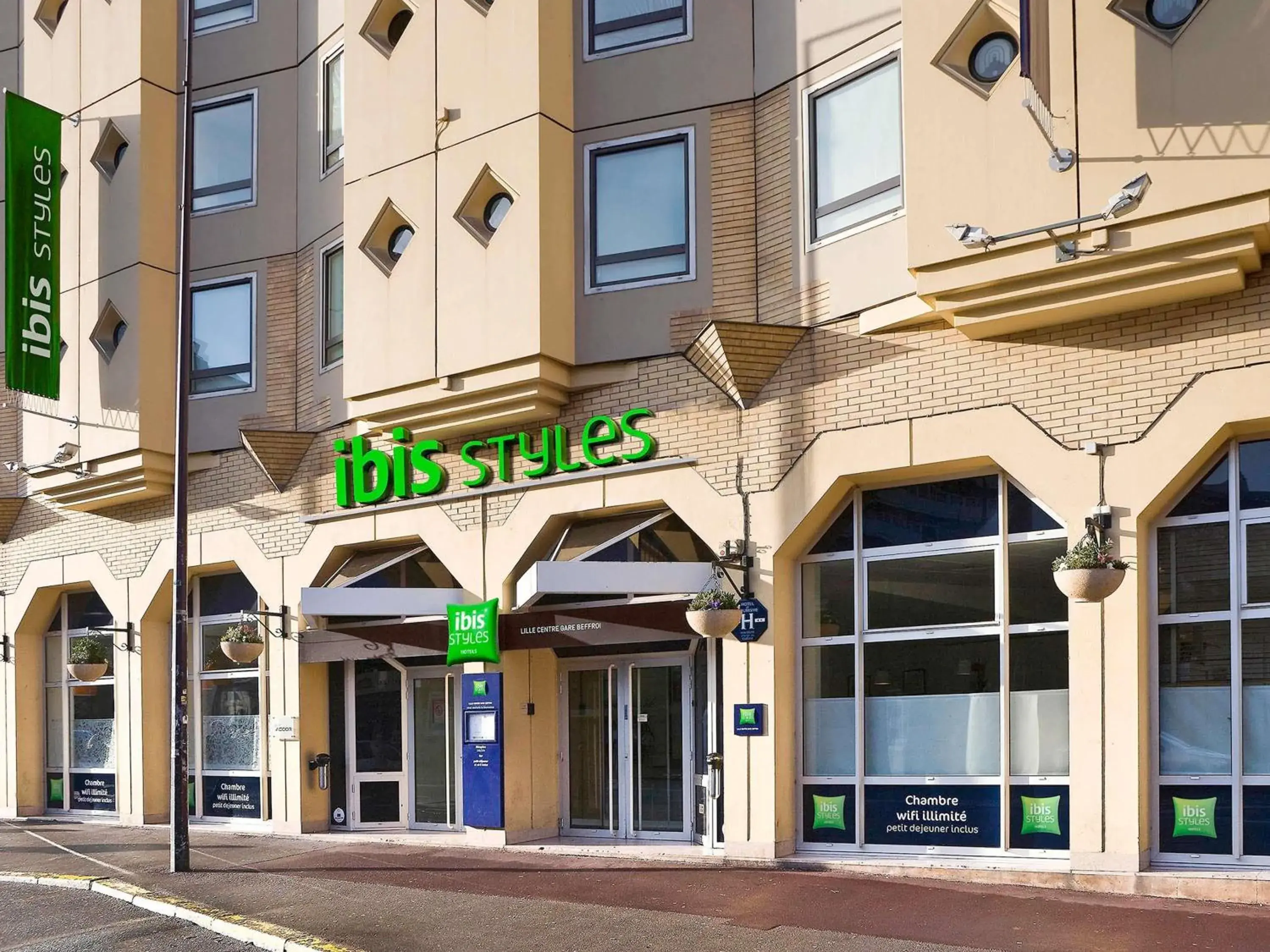 Property building in ibis Styles Lille Centre Gare Beffroi Property building in ibis Styles Lille Centre Gare Beffroi