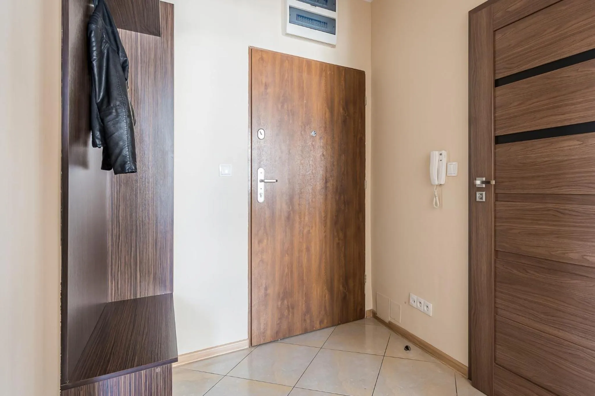 NotaBene Wola Apartment