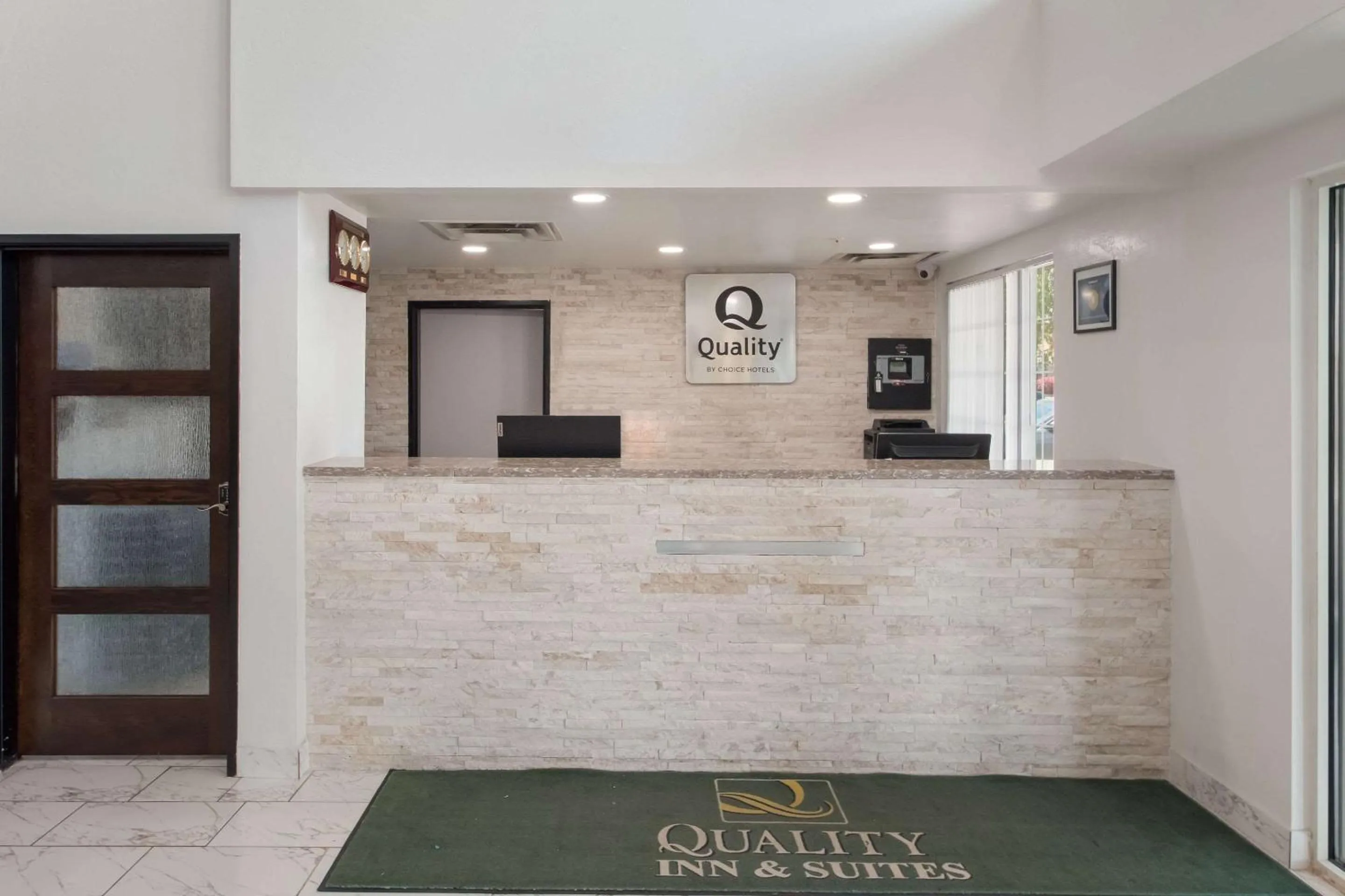 Lobby or reception in Quality Inn & Suites Salt Lake City Airport West