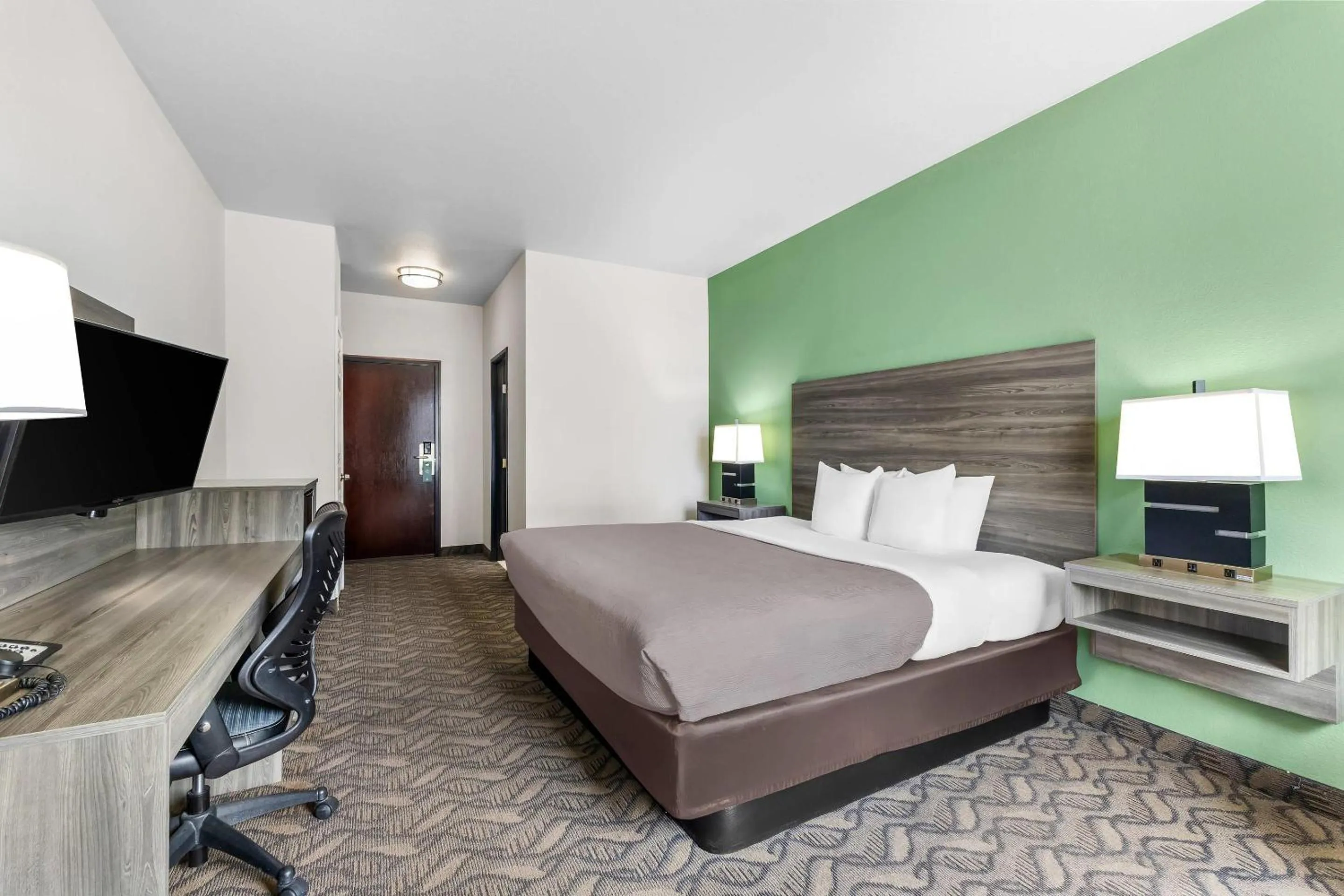 Bedroom, Bed in Quality Inn & Suites Salt Lake City Airport West