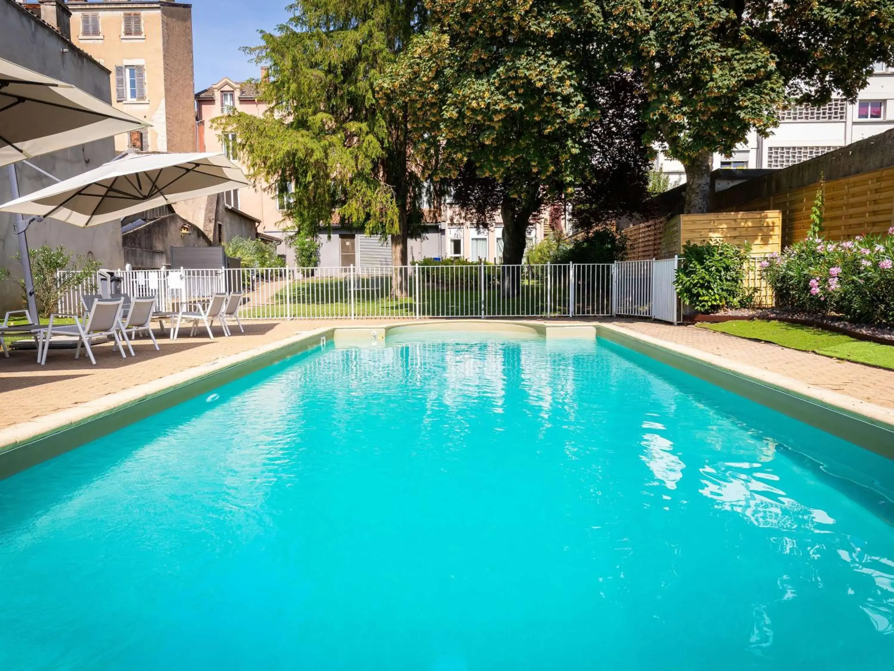 Pool view in ibis Styles Macon Centre Pool view in ibis Styles Macon Centre