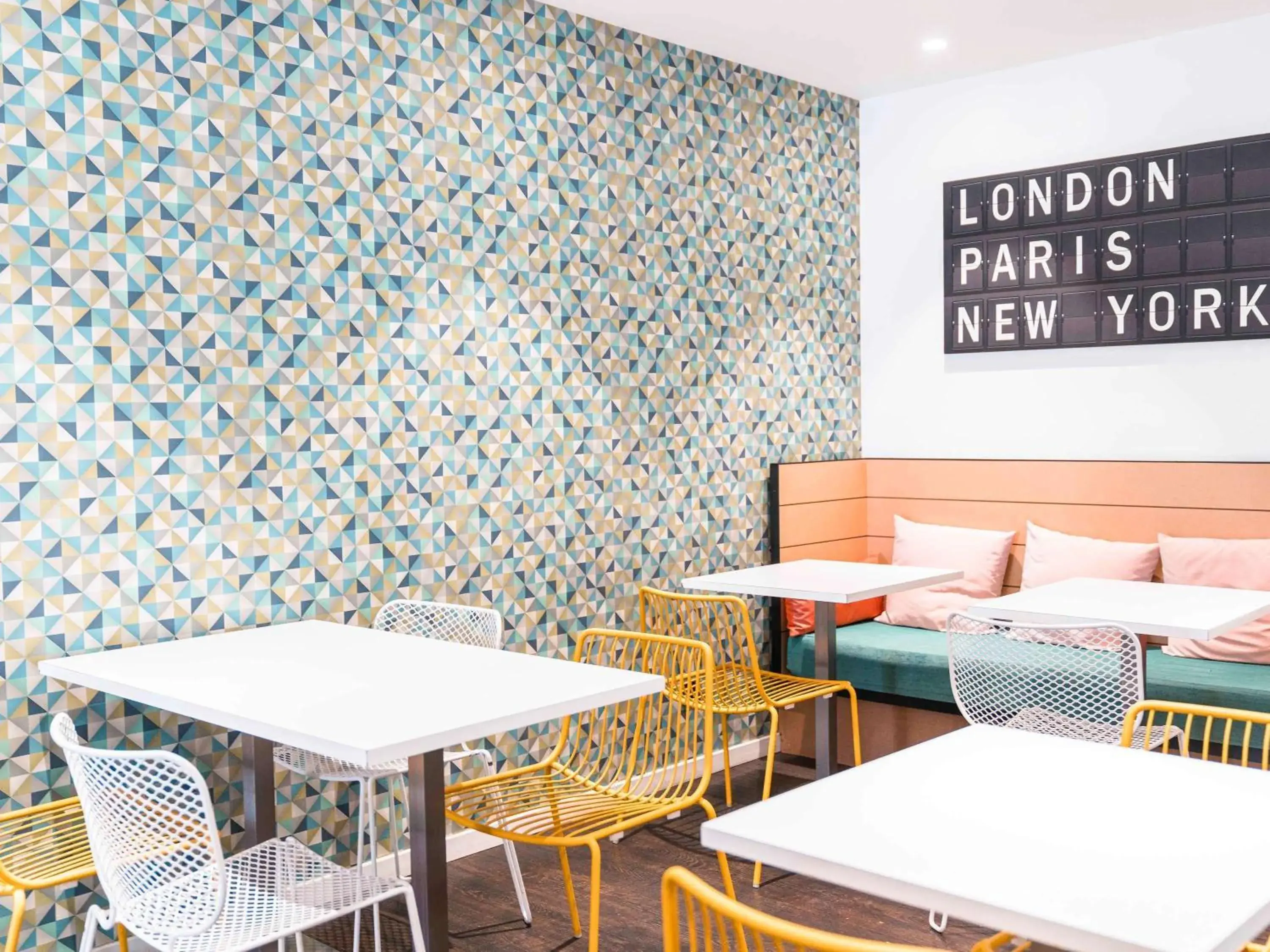 Breakfast in ibis Styles Macon Centre Breakfast in ibis Styles Macon Centre