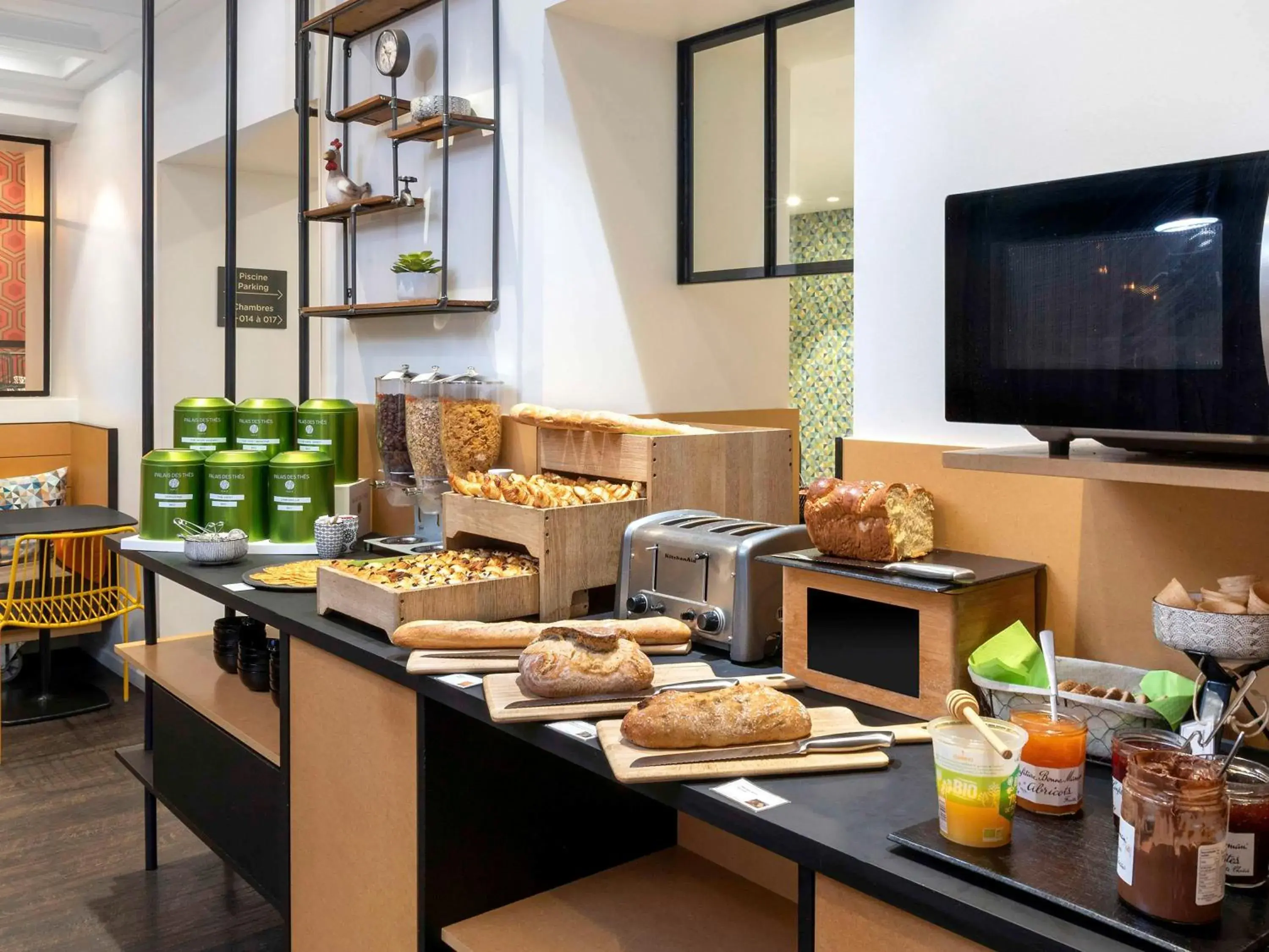Breakfast in ibis Styles Macon Centre Breakfast in ibis Styles Macon Centre
