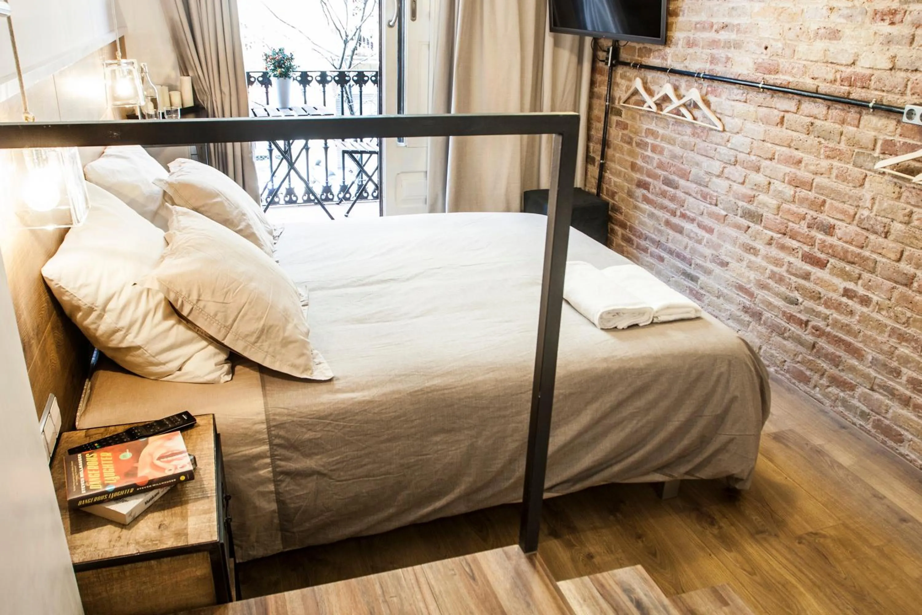 Bedroom, Bed in Cien