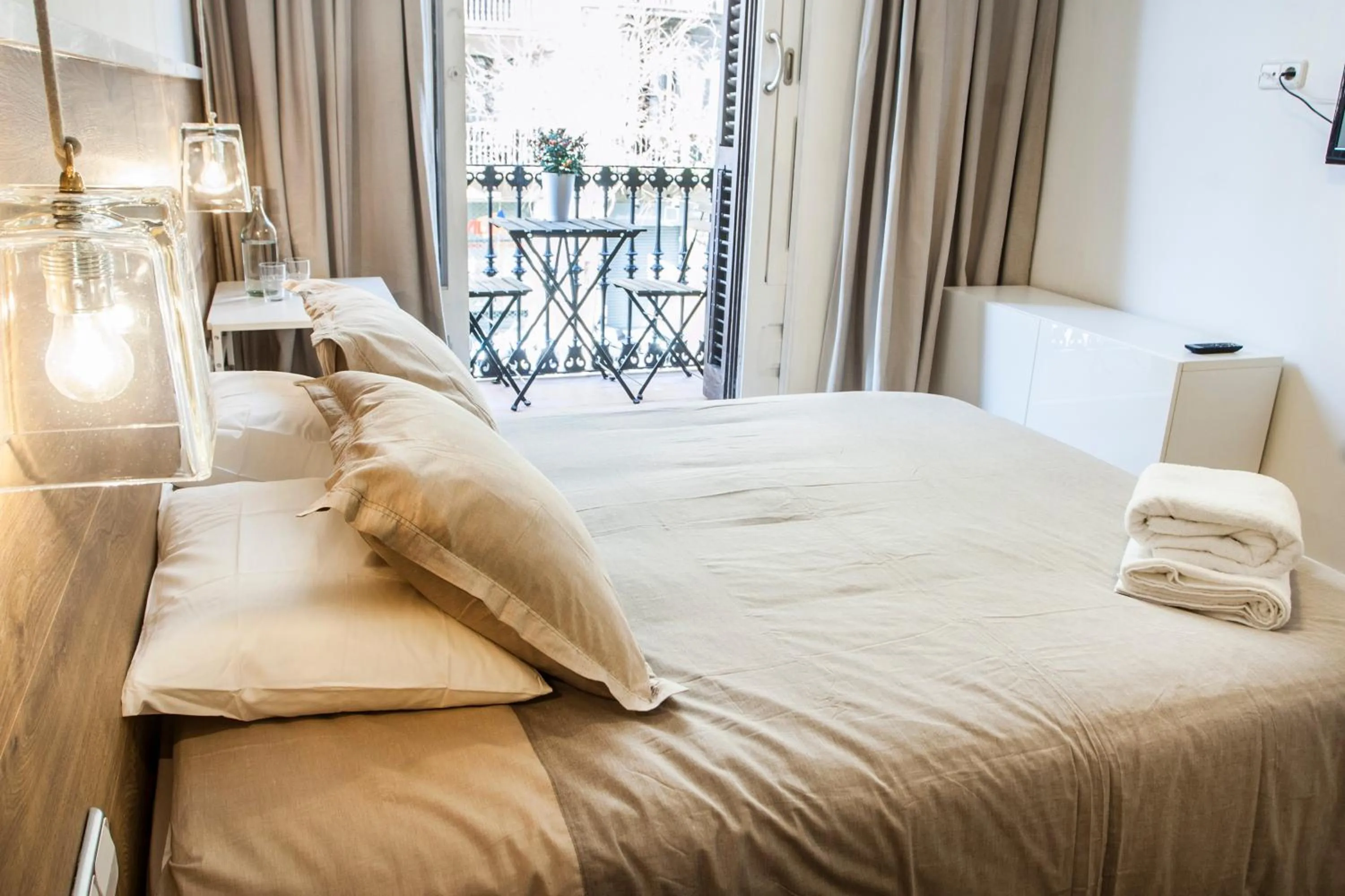 Bedroom, Bed in Cien