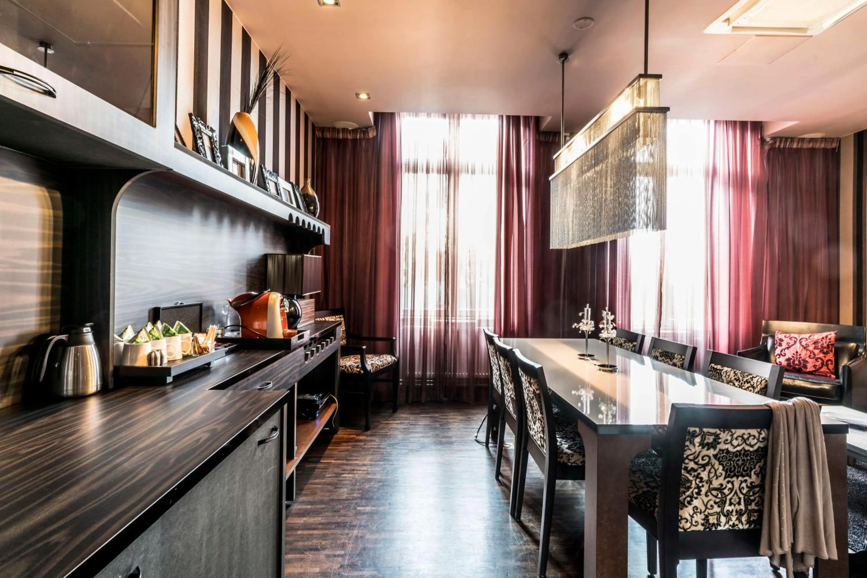 Bedroom in Scandic Stora Hotellet