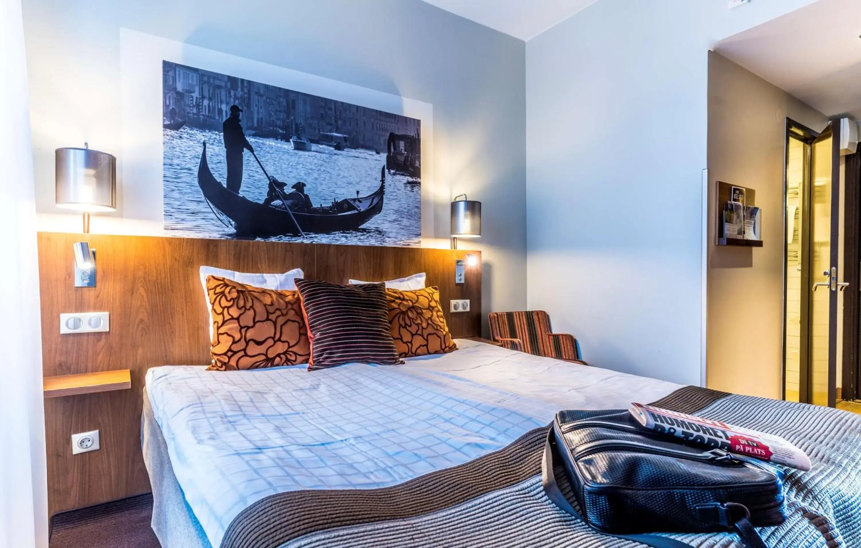 Photo of the whole room, Bed in Scandic Stora Hotellet Photo of the whole room, Bed in Scandic Stora Hotellet