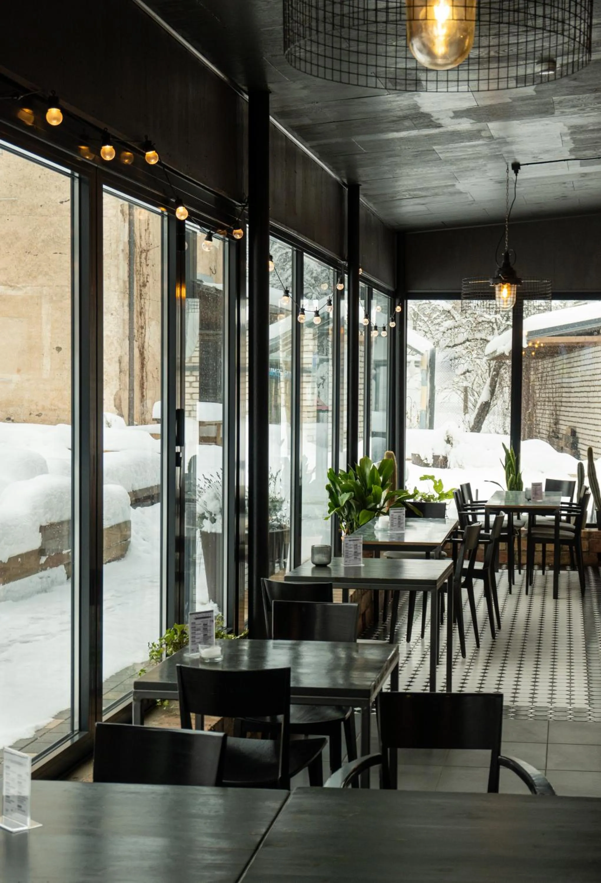 Restaurant/places to eat in Zeit Hotel