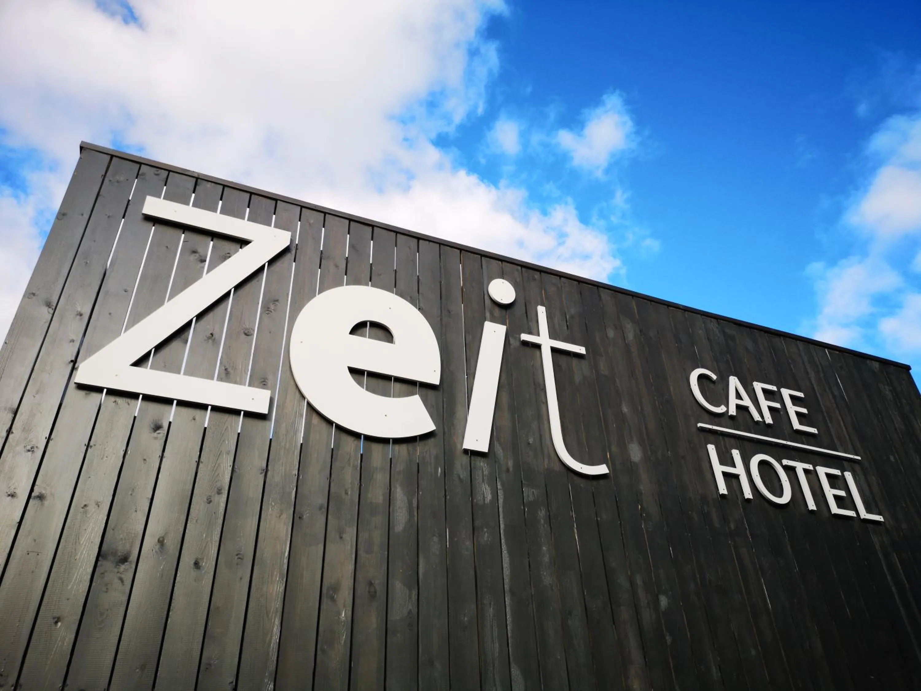 Facade/entrance in Zeit Hotel