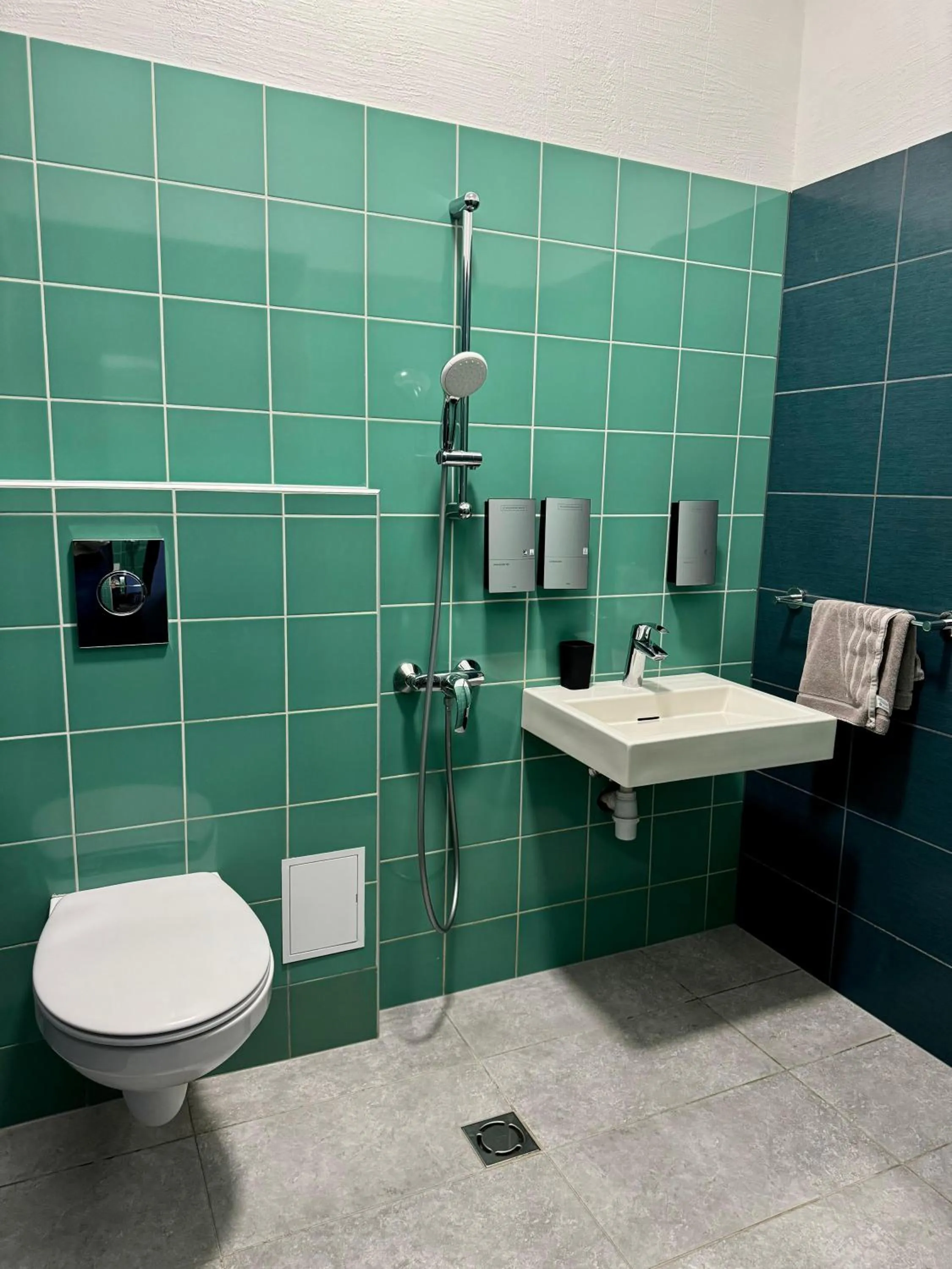 Bathroom in Zeit Hotel