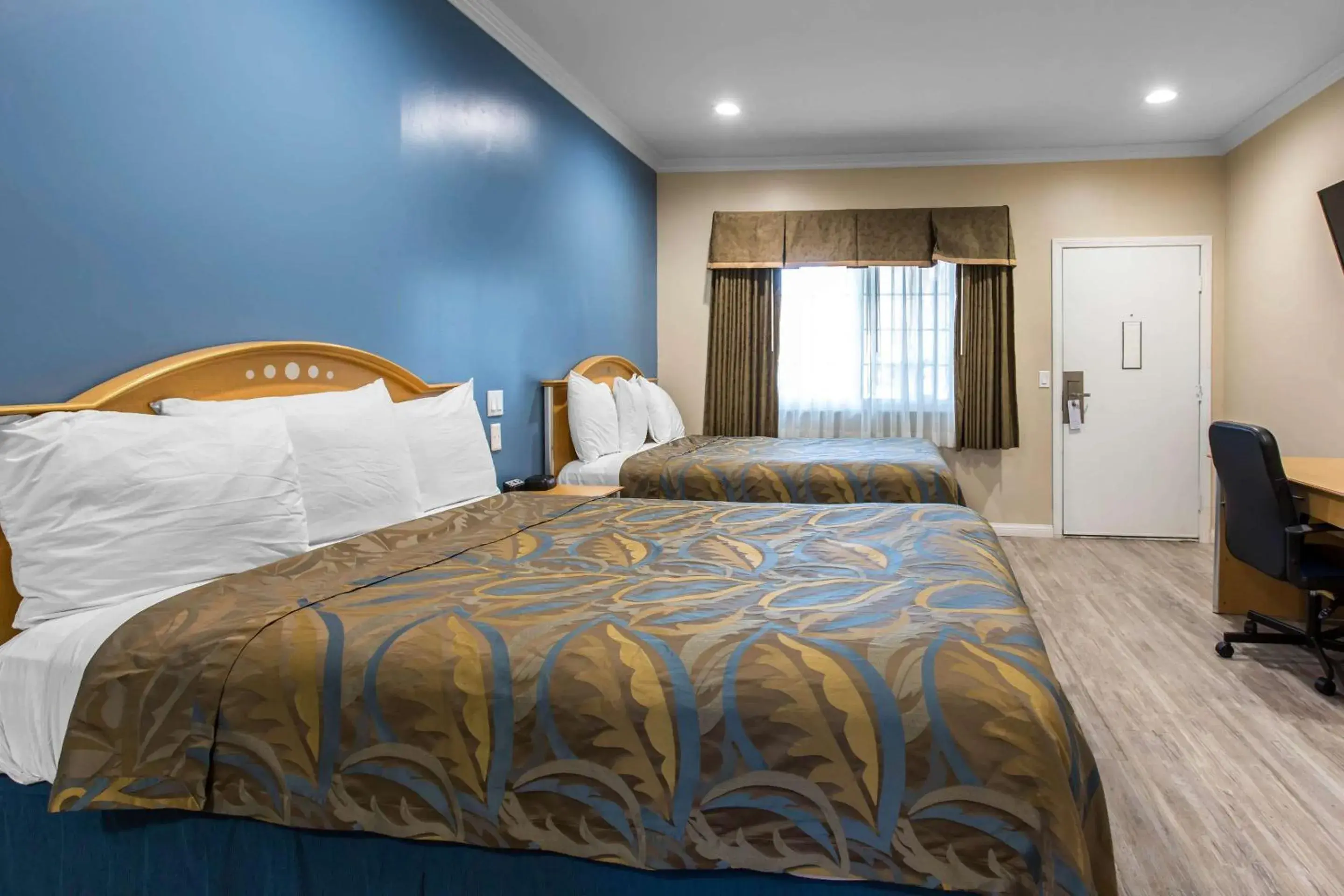 Bedroom, Bed in Rodeway Inn Escondido Downtown Bedroom, Bed in Rodeway Inn Escondido Downtown