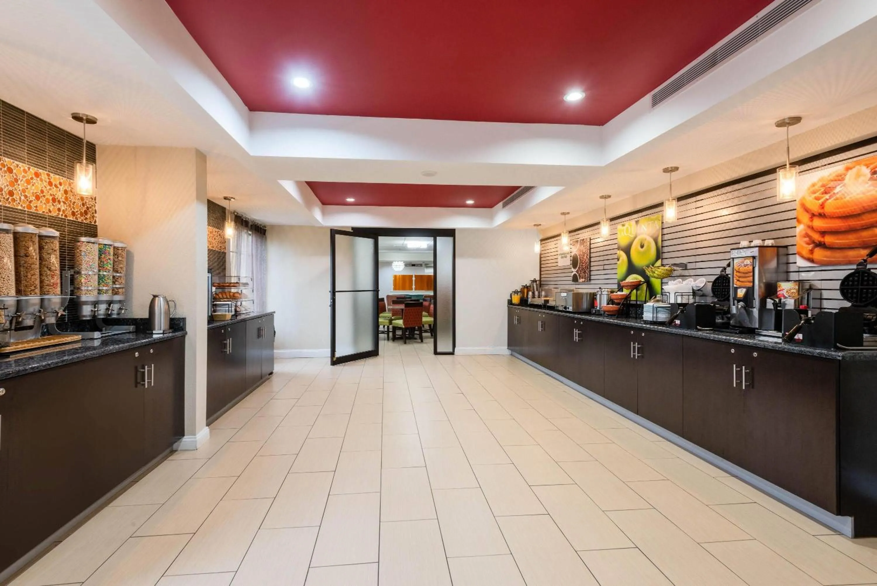 Breakfast in La Quinta Inn & Suites - New River Gorge National Park