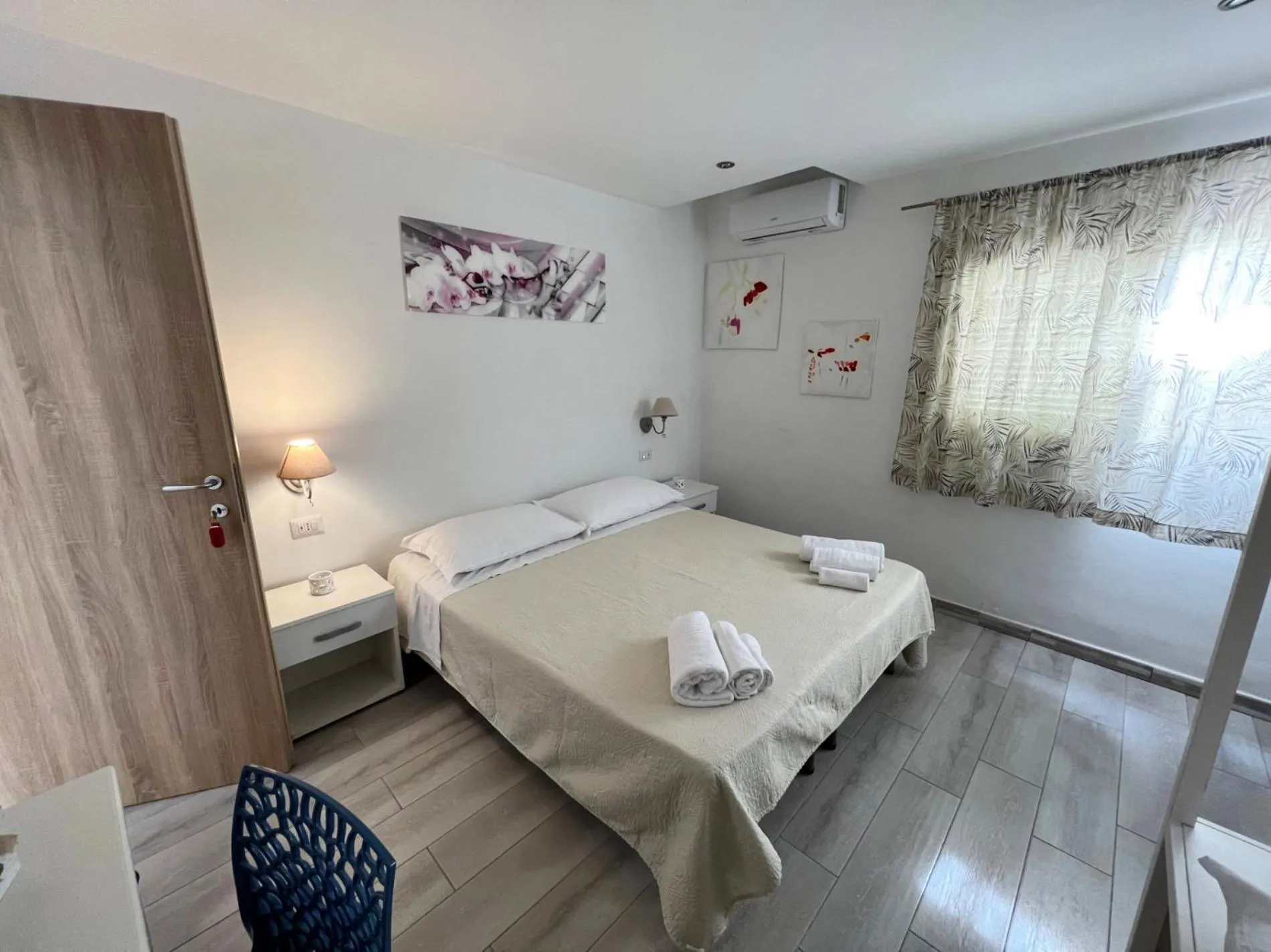 Restaurant/places to eat in Camere Dieci Maggio