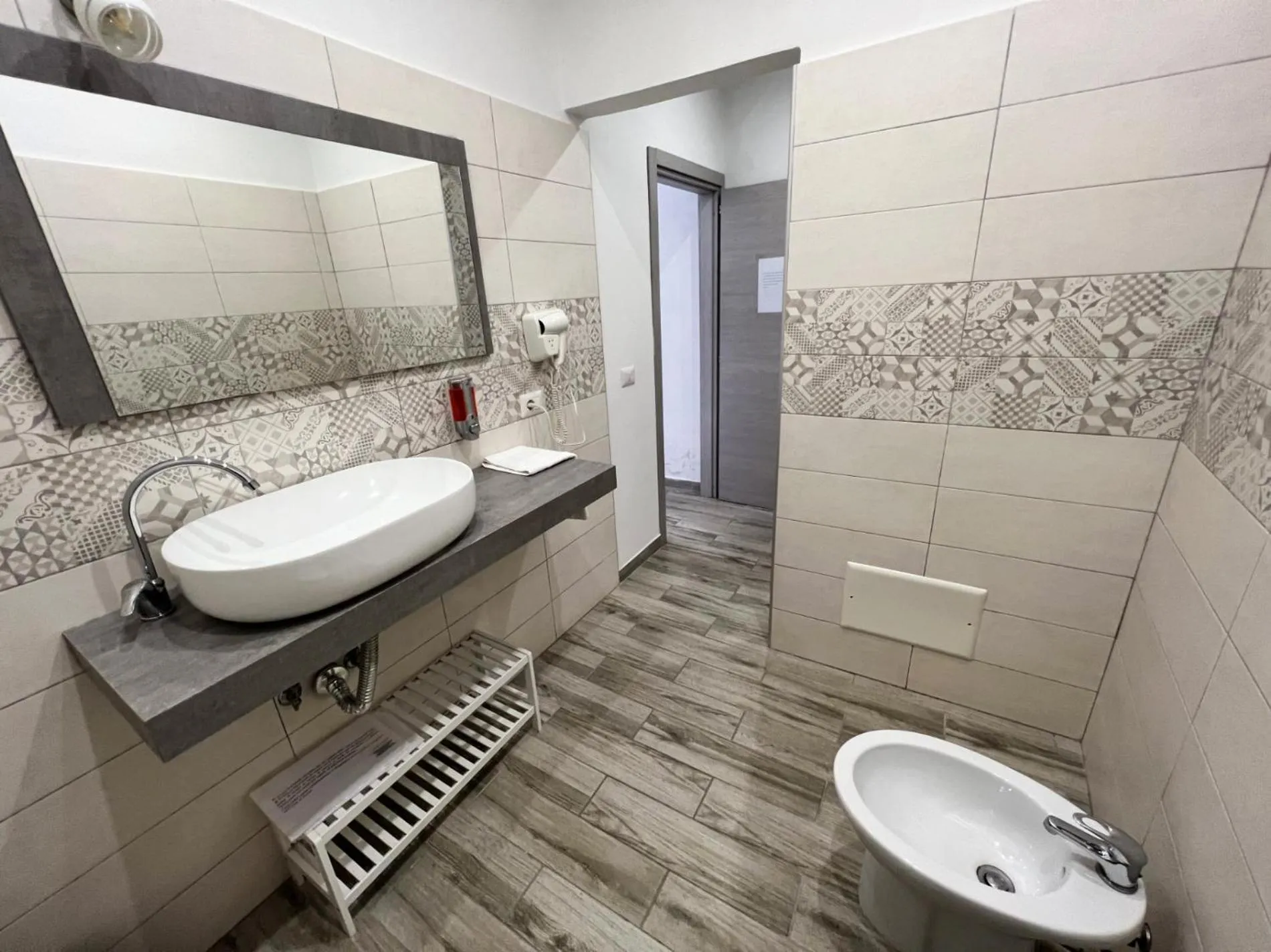 Shower in Camere Dieci Maggio