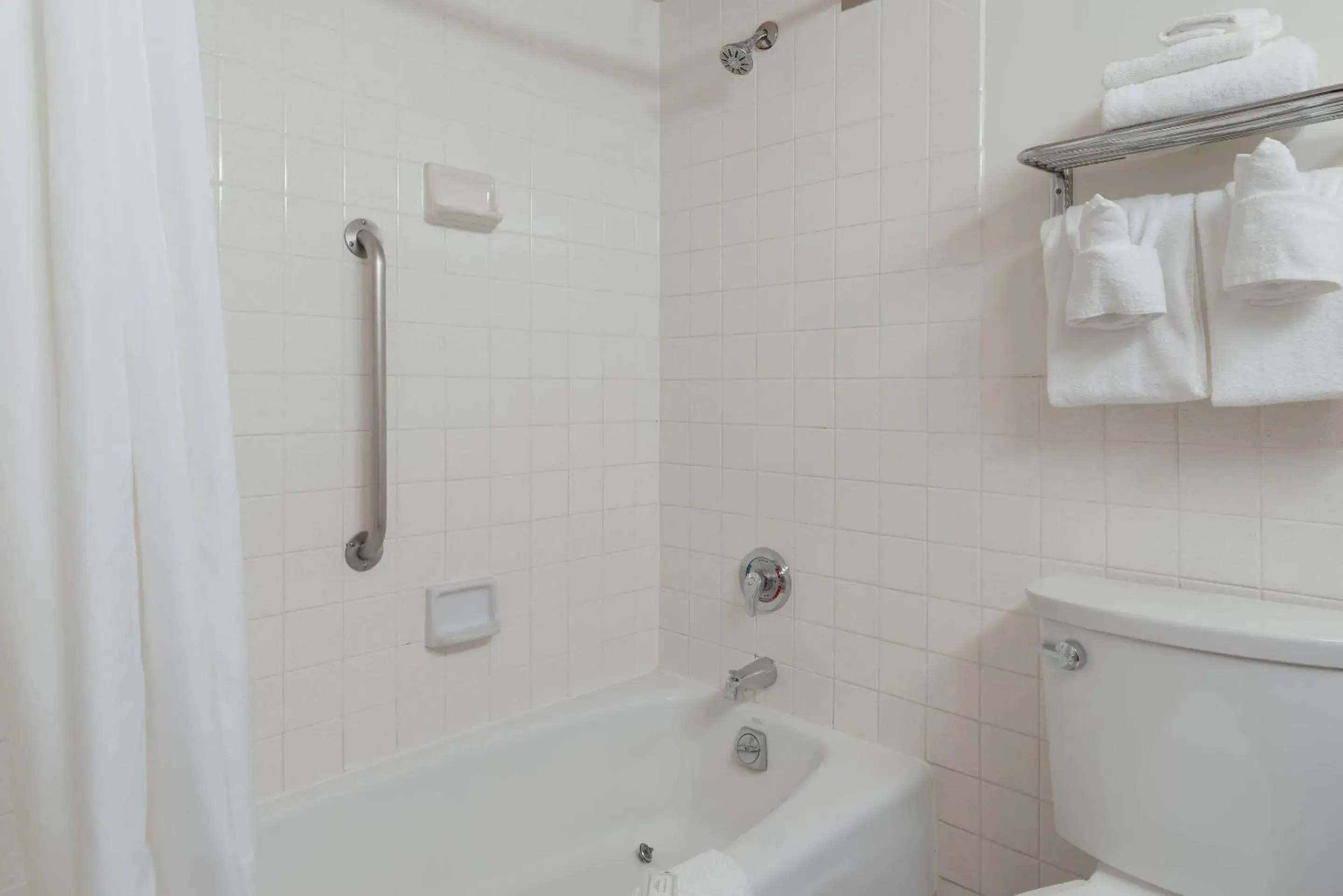 King Room - Accessible/Non-Smoking in Clarion Hotel Concord-Walnut Creek King Room - Accessible/Non-Smoking in Clarion Hotel Concord-Walnut Creek